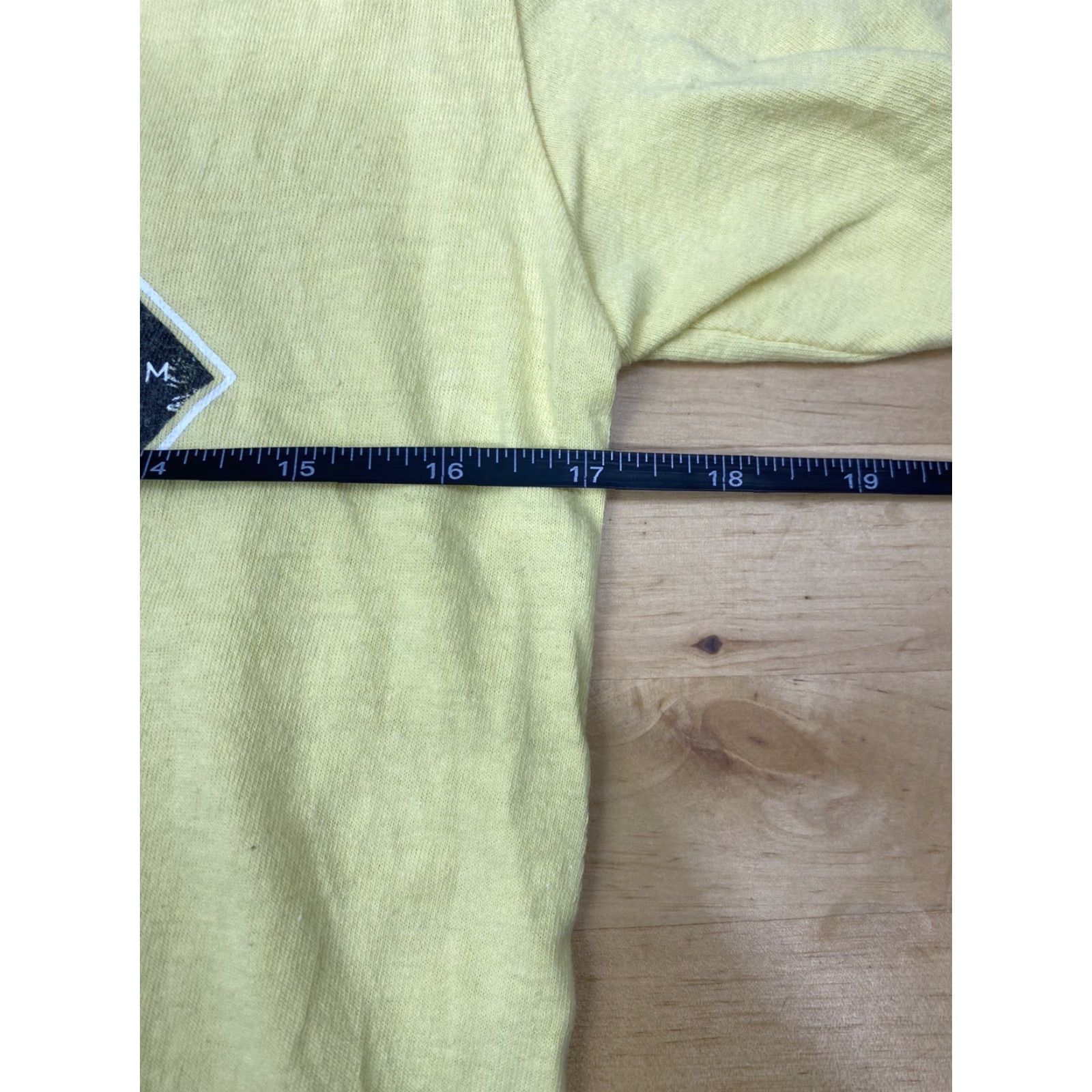 Vintage Salty Crew Sink or Swim T Shirt M Yellow Short Sleeve Crew Neck Men Regular Fit - Fish Size US M / EU 48-50 / 2 - 6 Thumbnail