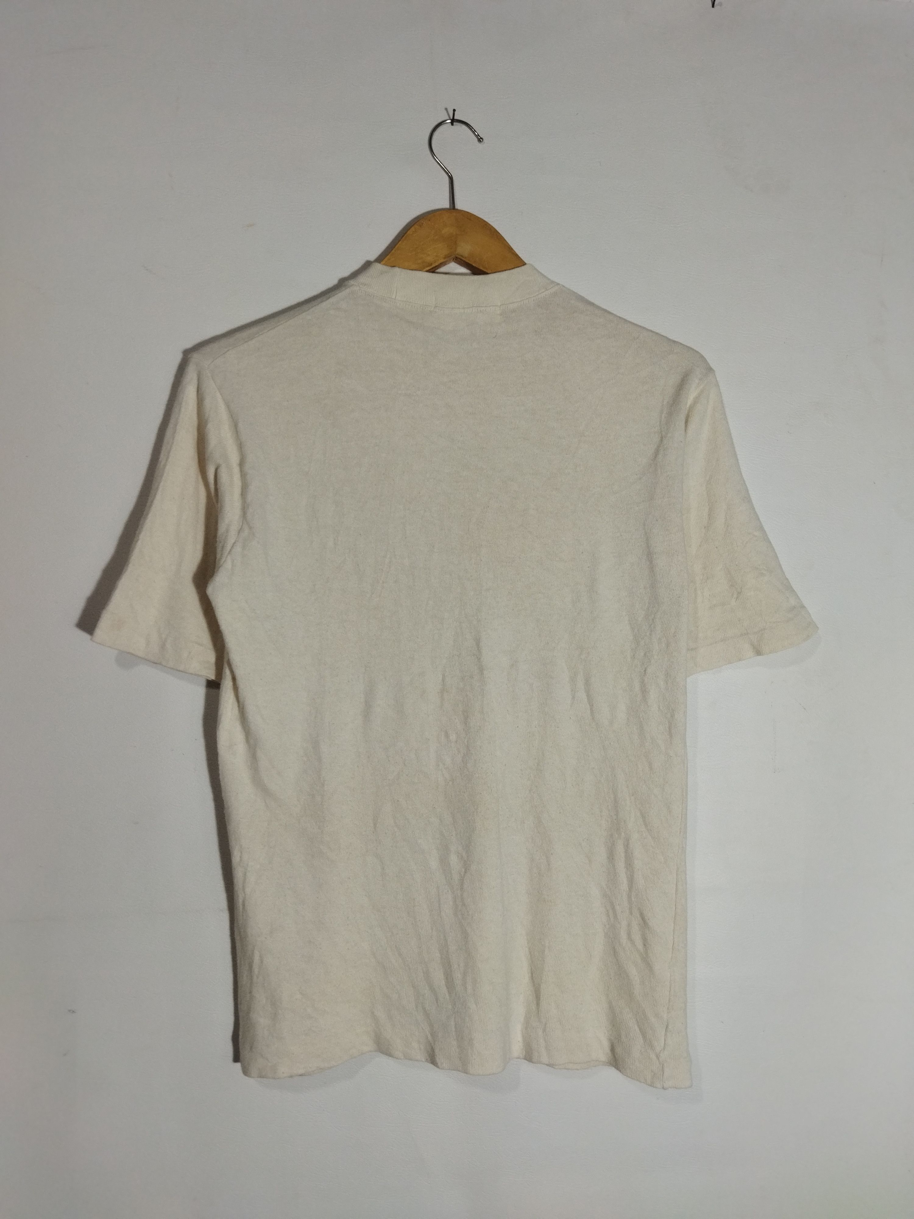 Vintage Vintage Un Monsieur Graphic T-Shirt White W Logo Print Size US M / EU 48-50 / 2 - 6 Thumbnail