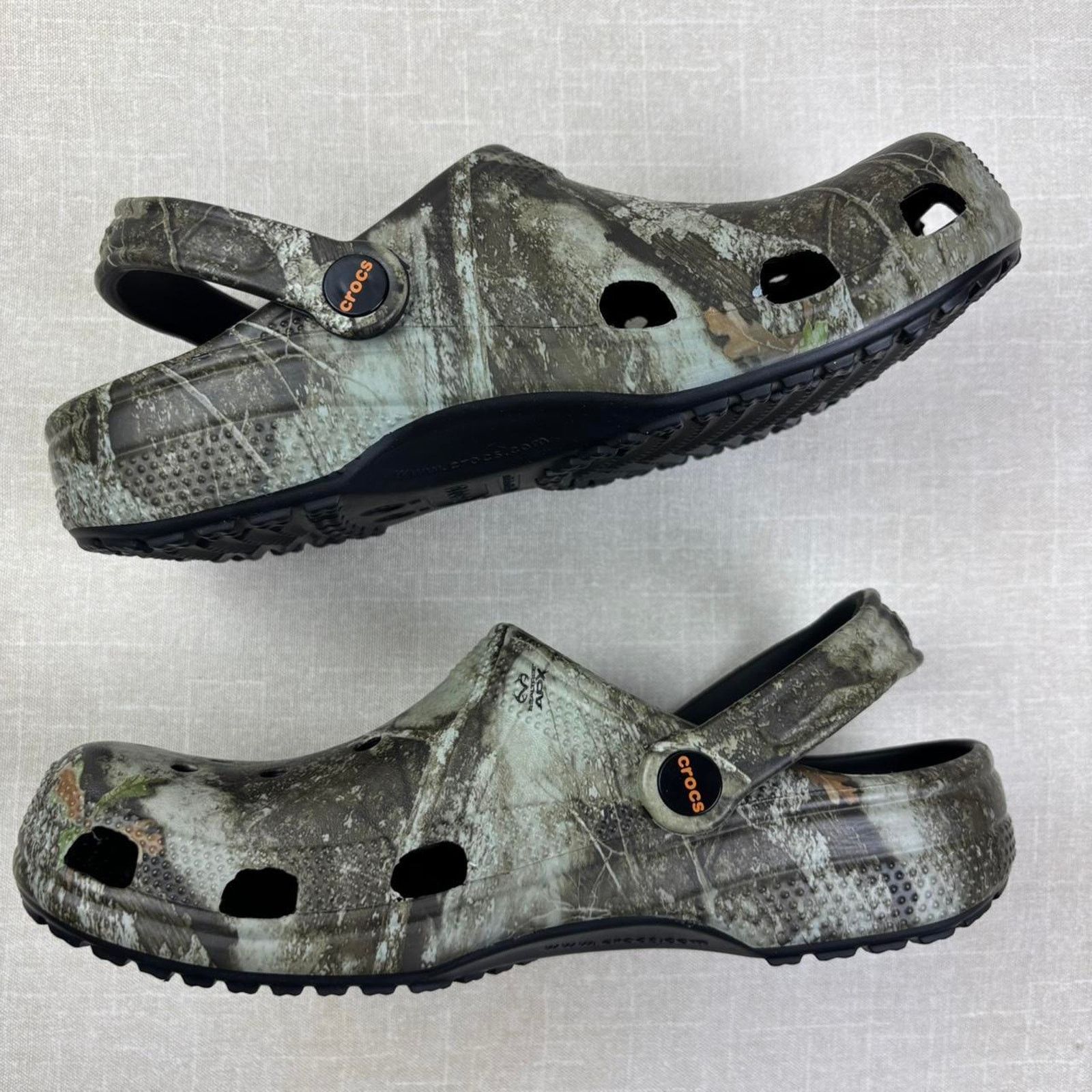 Crocs 🏕️ Realtree x Crocs Classic Clog "APX Camo" 8M Size US 8 / EU 41 - 4 Thumbnail