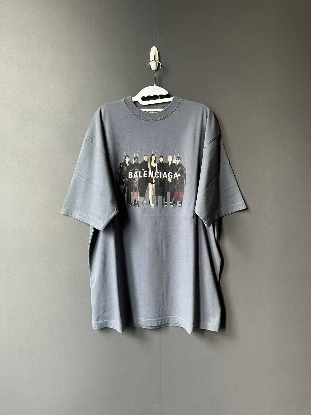 Balenciaga Balenciaga Gray Portrait Short-Sleeve Size US M / EU 48-50 / 2 - 1 Thumbnail