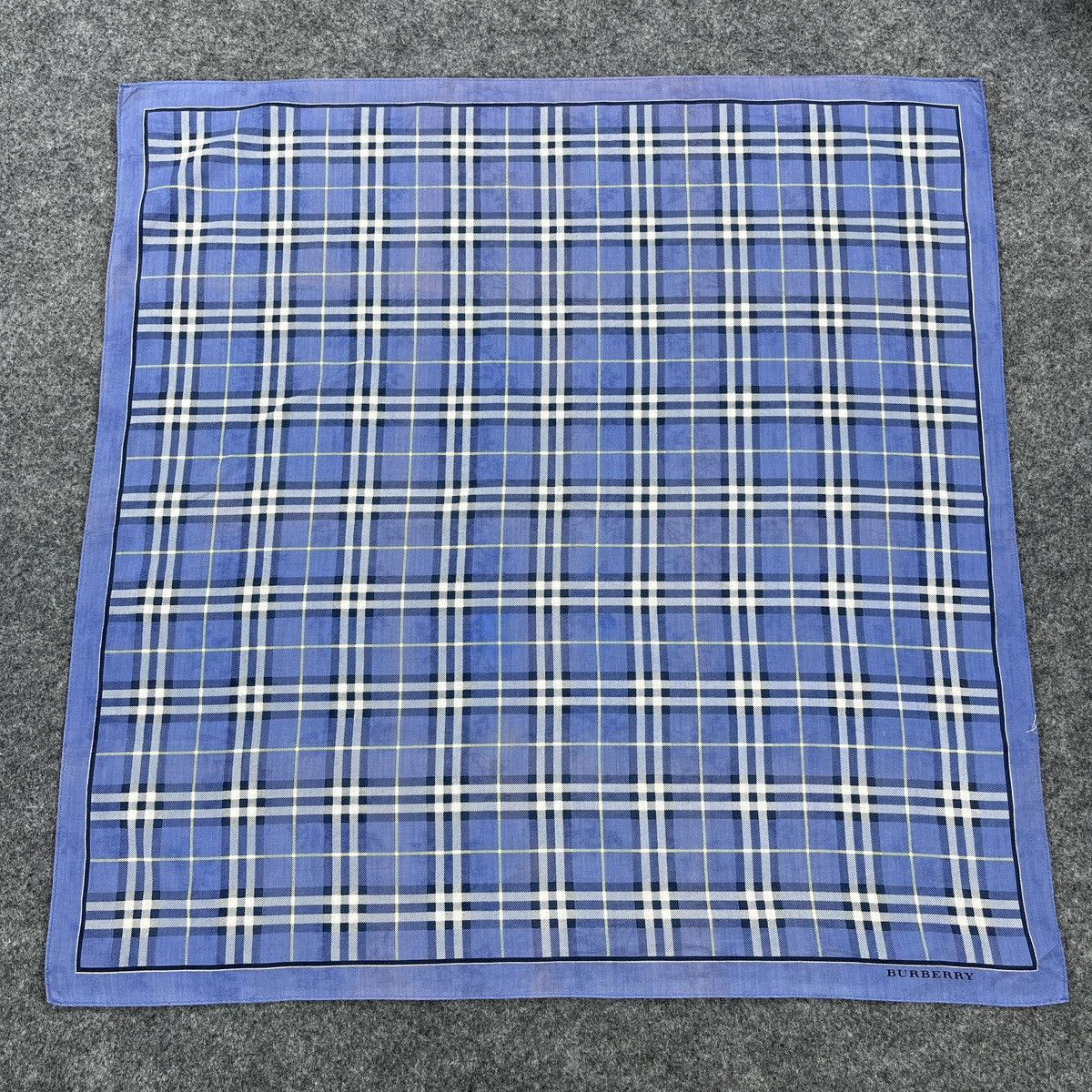 Burberry Burberry Handkerchief / Bandana / Neckerchief B934 Size ONE SIZE - 1 Thumbnail