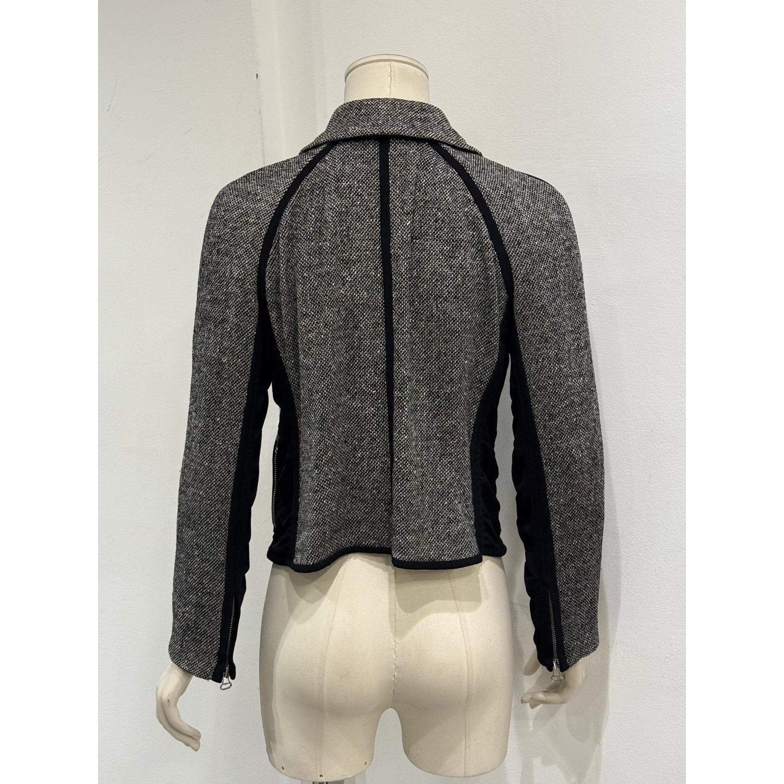 Gianfranco Ferre 2000s Gianfranco Ferré paneled tweed jacket Size M / US 6-8 / IT 42-44 - 2 Thumbnail