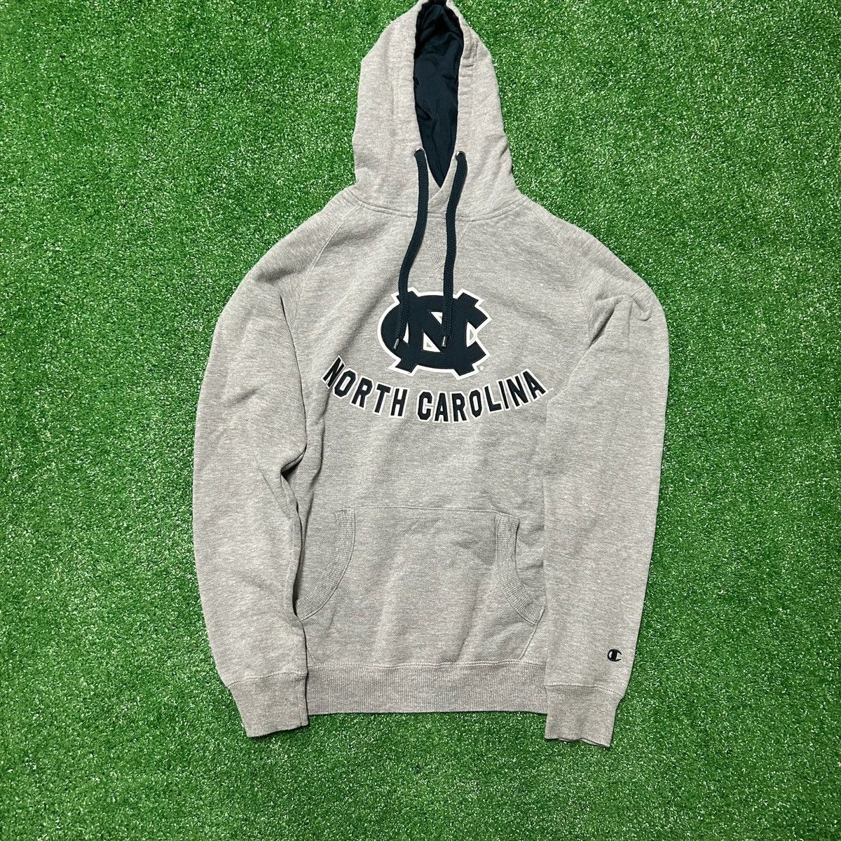 Champion Men’s Size Small Small Grey Champion UNC Sweatshirt Size US S / EU 44-46 / 1 - 1 Thumbnail