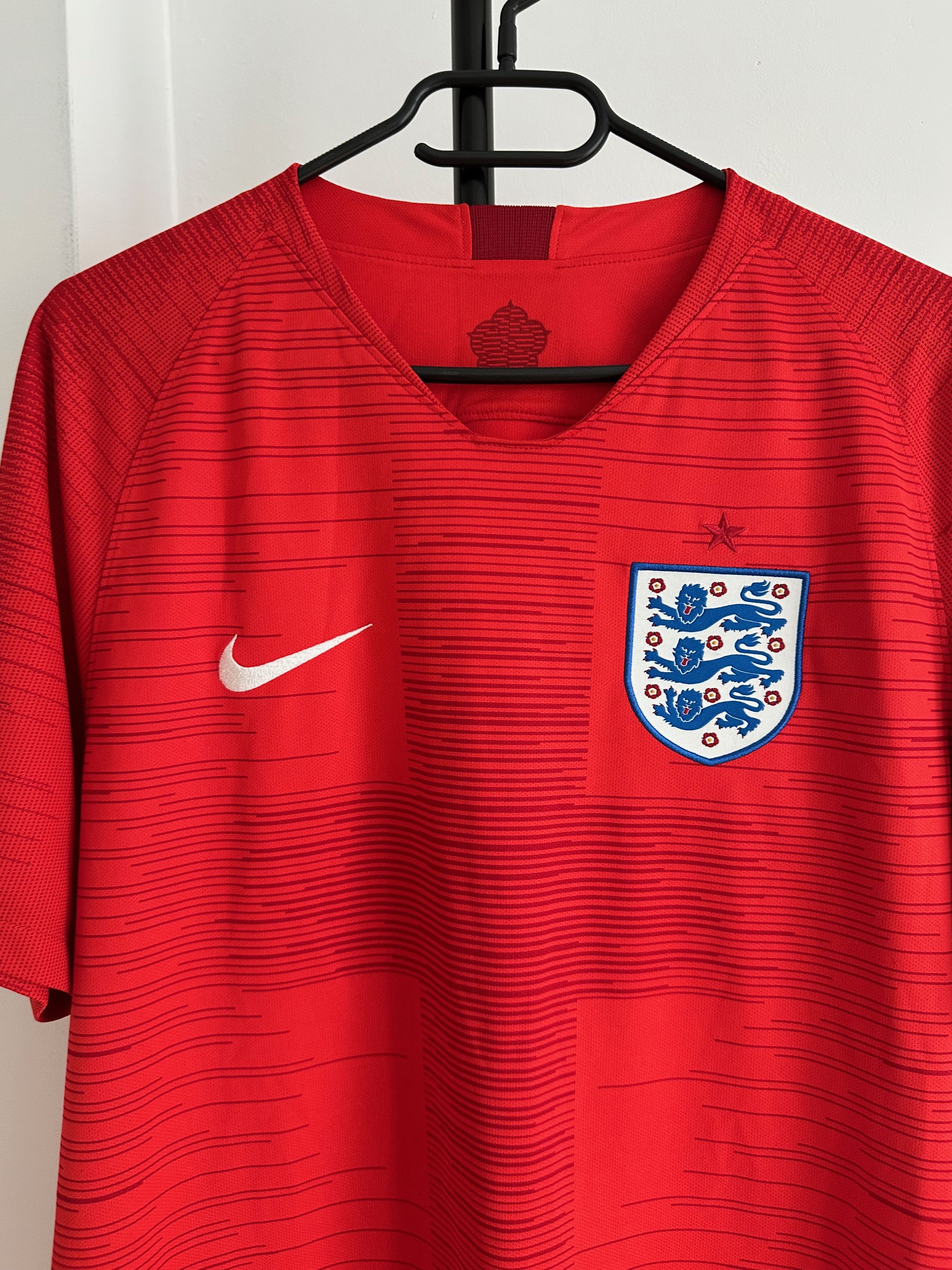 Nike NIKE ENGLAND 2018 AWAY SHIRT FOOTBALL SOCCER JERSEY Size US L / EU 52-54 / 3 - 5 Thumbnail