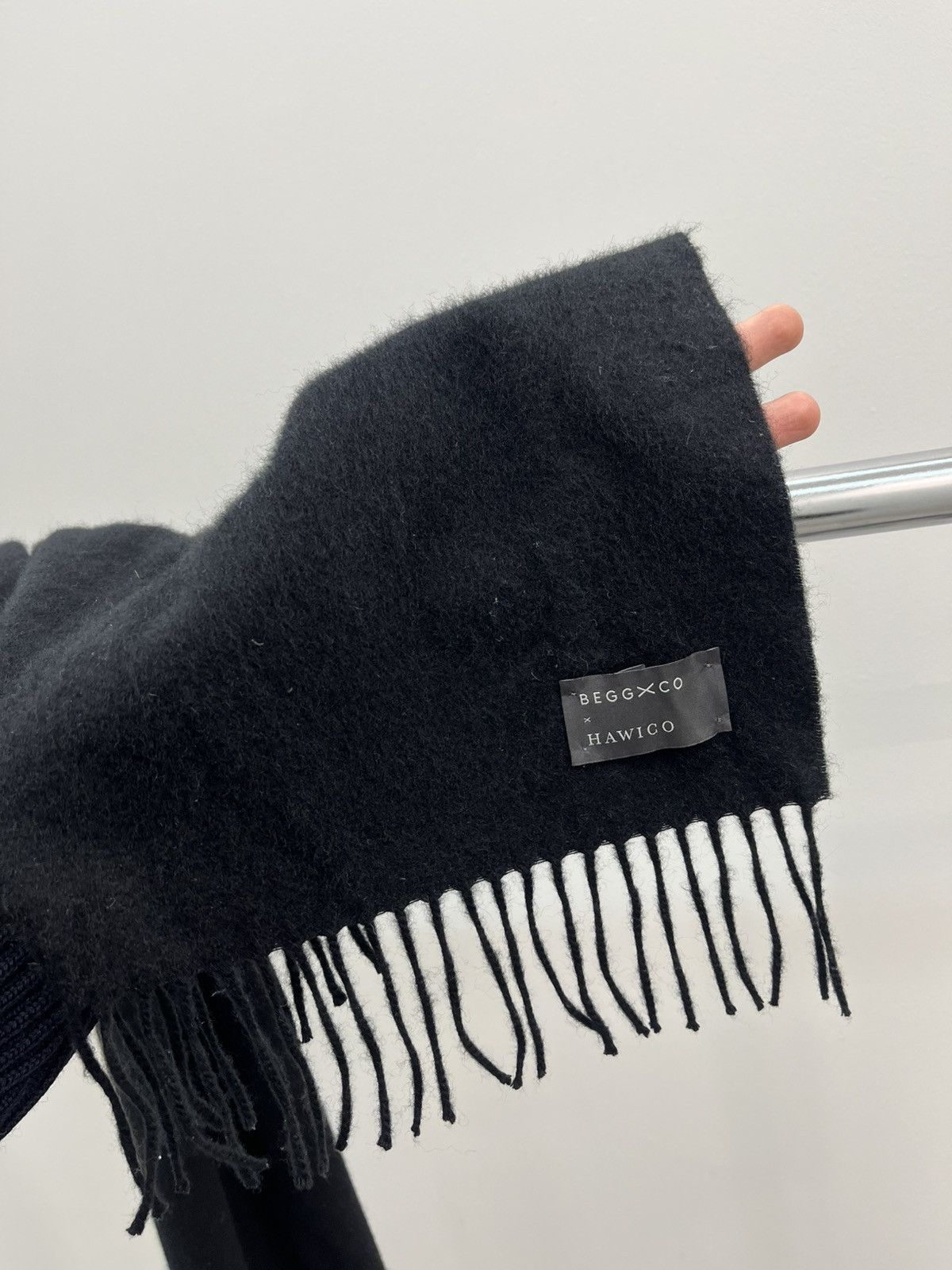 Begg x Co Begg Co x Hawico Pure Cashmere Fringe Scarf Size ONE SIZE - 3 Thumbnail
