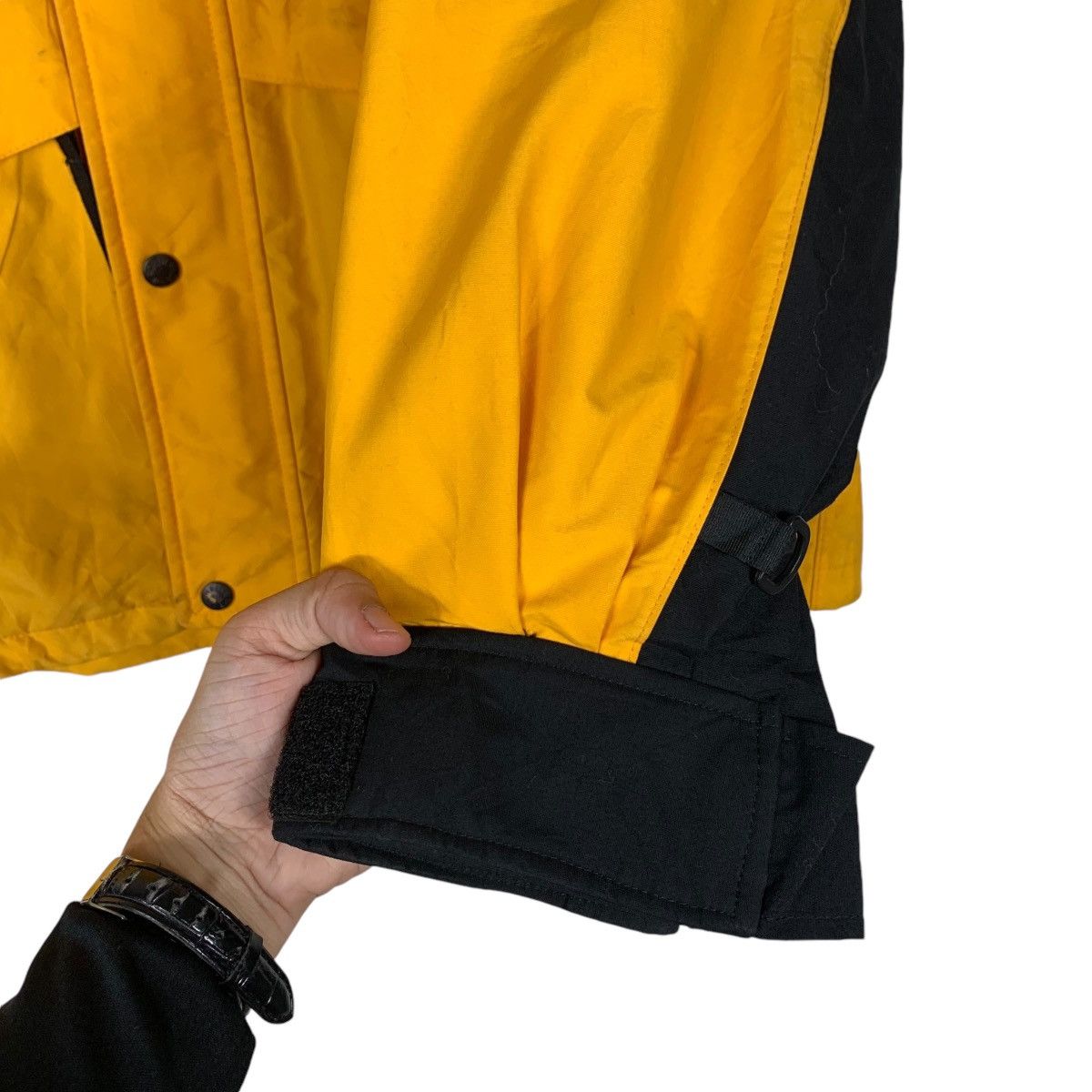 The North Face THE NORTH FACE Goretex Yellow Hooded Jacket #1420-C64 Size US L / EU 52-54 / 3 - 14 Thumbnail