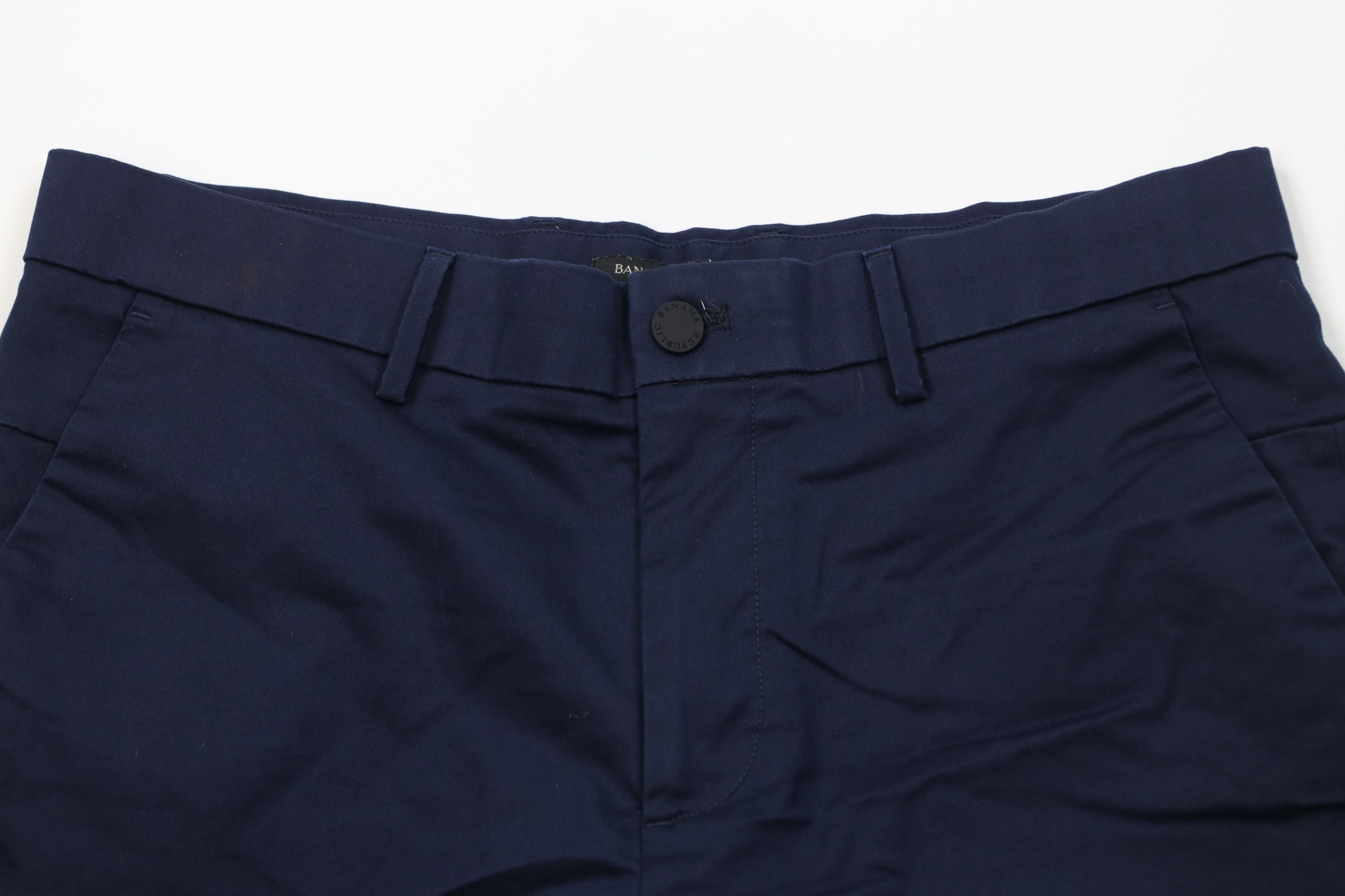 Banana Republic Banana Republic Aiden Tech Above Knee Chino Shorts Navy Blue Size US 33 - 2 Thumbnail