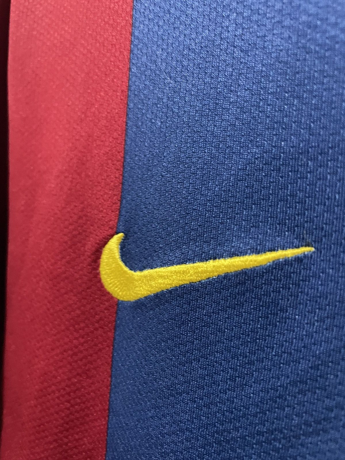 Nike Vintage Nike FC Barcelona 06/07 Home Football Jersey Size US S / EU 44-46 / 1 - 7 Thumbnail