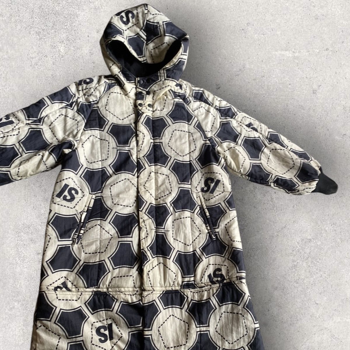 Issey Miyake × Tsumori Chisato × Vintage Vintage IS Sport Chisato Design Soccer Club Nylon Reversible Size US M / EU 48-50 / 2 - 6 Thumbnail