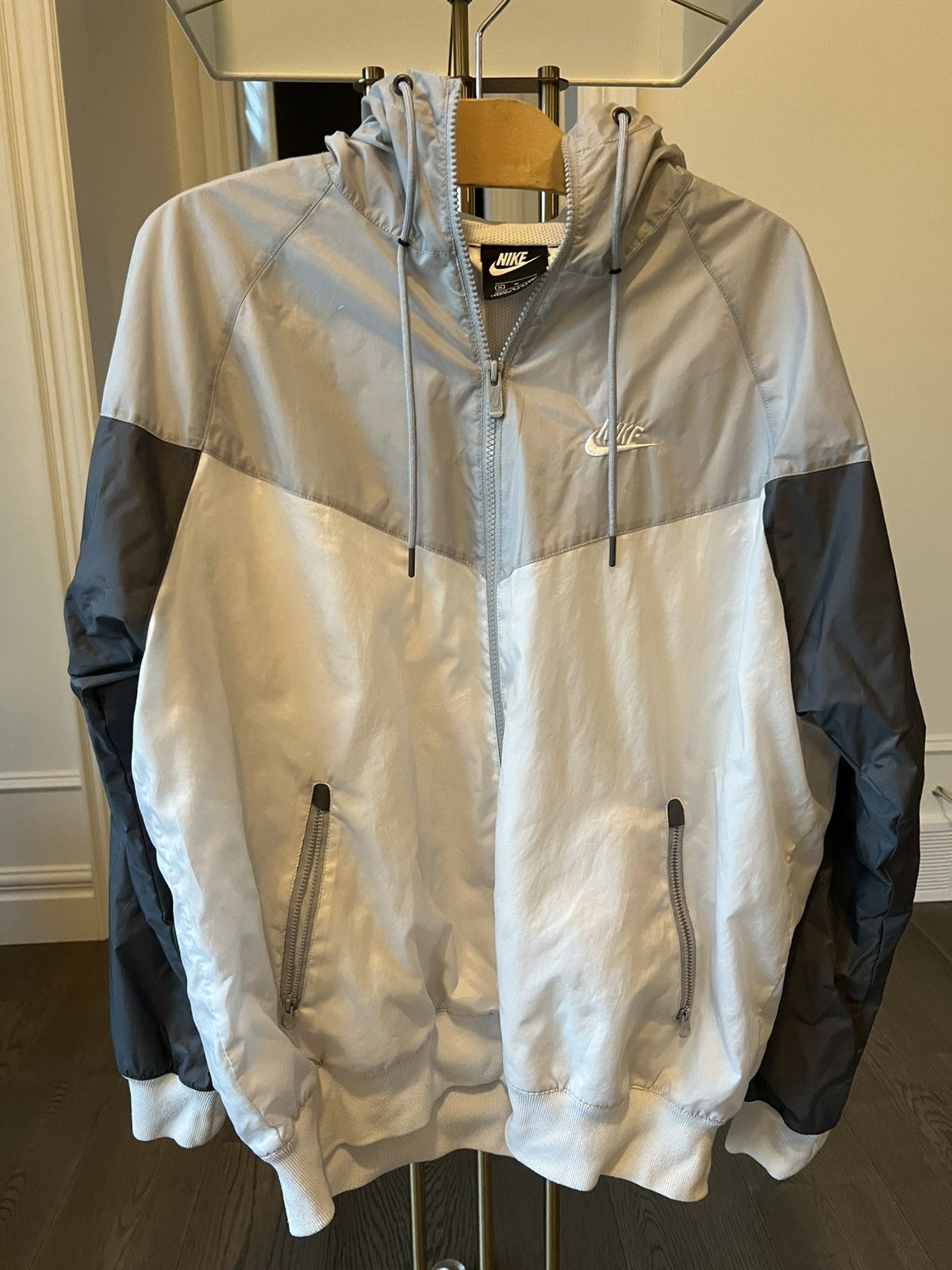 Nike Nike Windrunner Tri-Tone Windbreaker – Grey/White – Size M Size US M / EU 48-50 / 2 - 1 Thumbnail