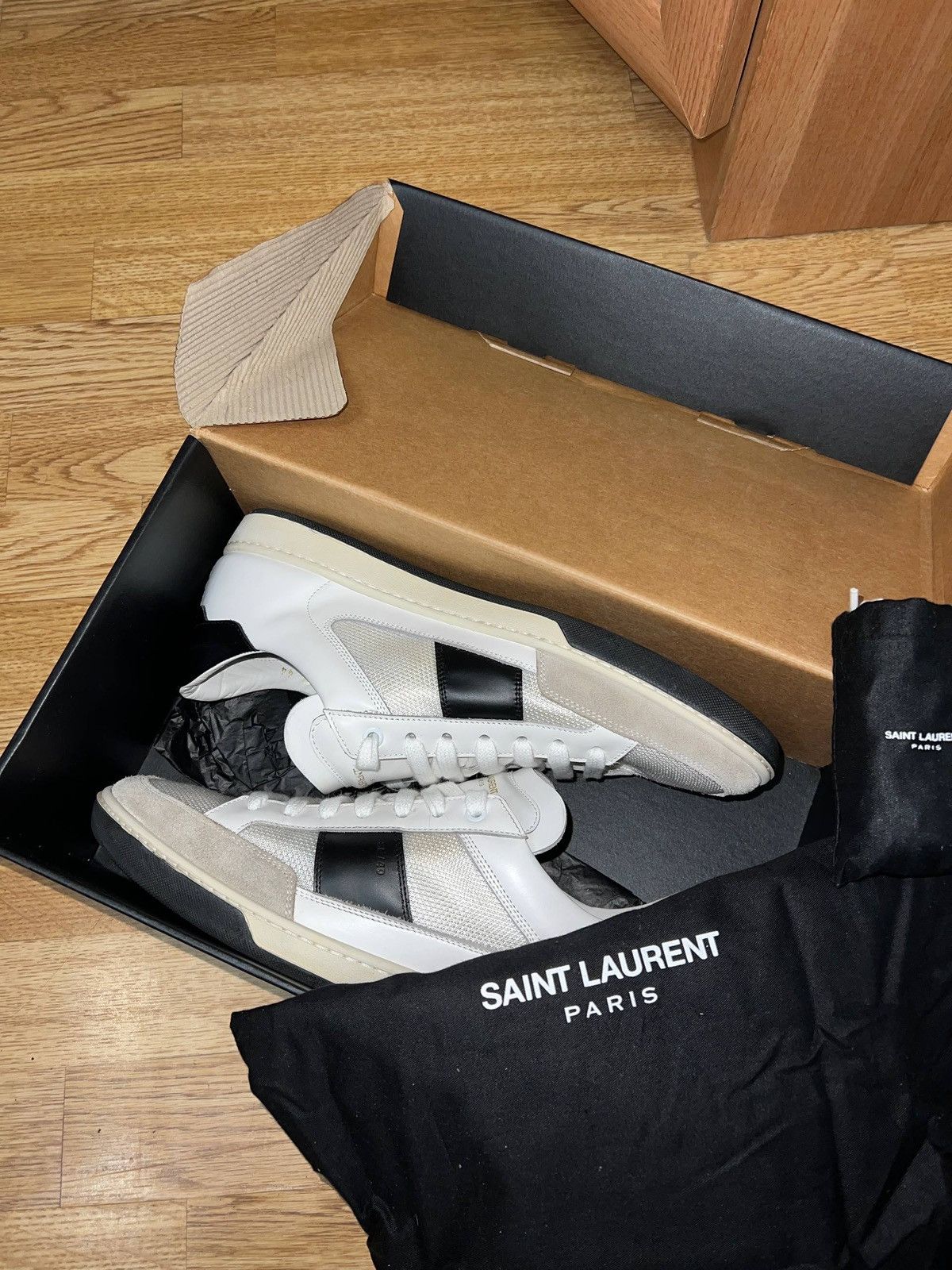Saint Laurent Paris Sl 40 Low Top White Sneakers