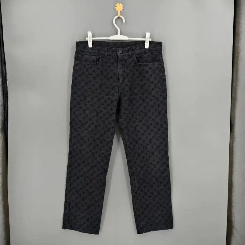 Louis Vuitton Louis Vuitton Black Denim Casual Pants for Men 0089 Size US 36 / EU 52 - 1 Thumbnail