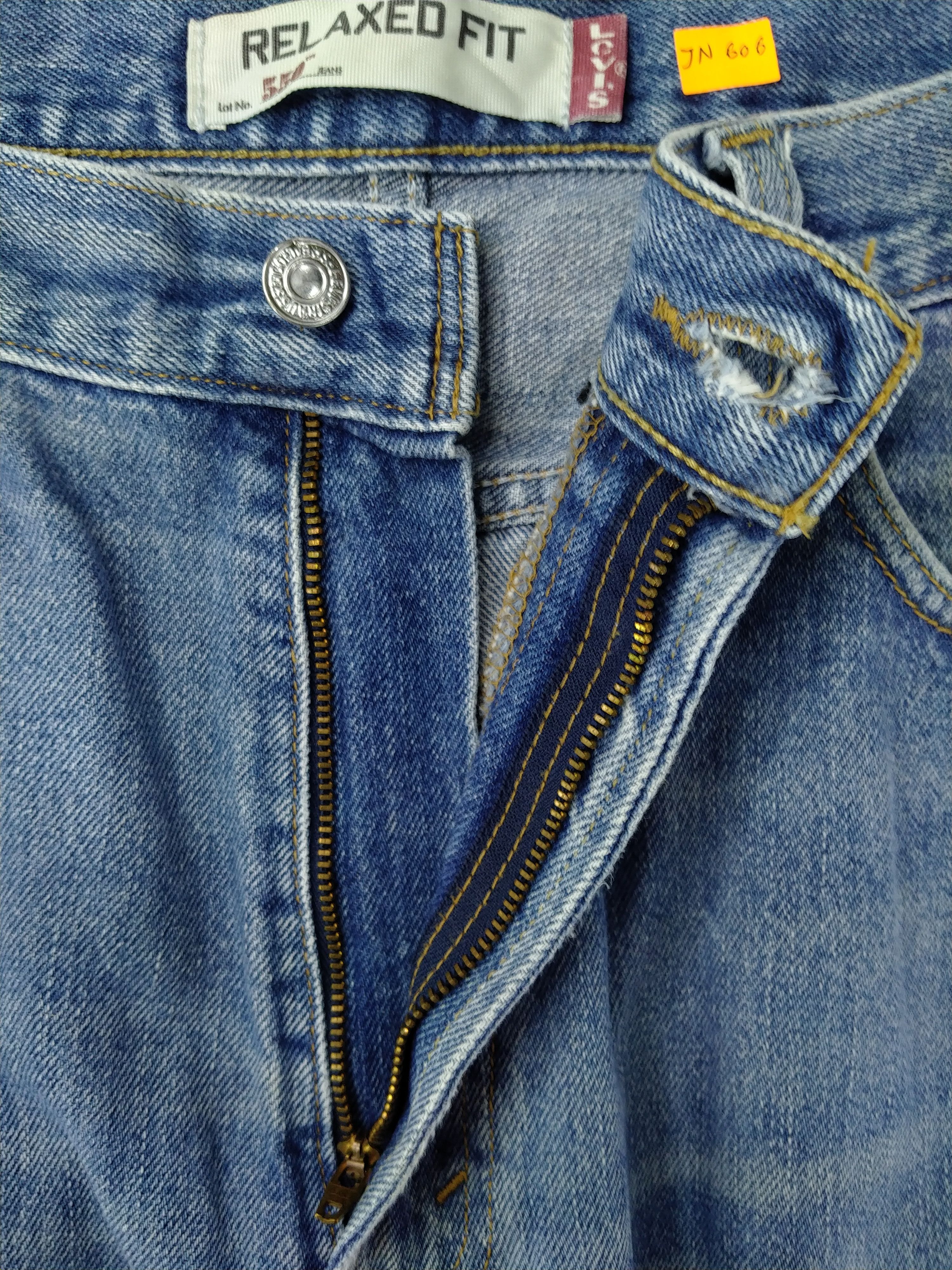 Levi's Faded Blue Vintage Levi's 550 Relaxed Fit Denim 37x30 JN606 Size US 37 - 6 Thumbnail