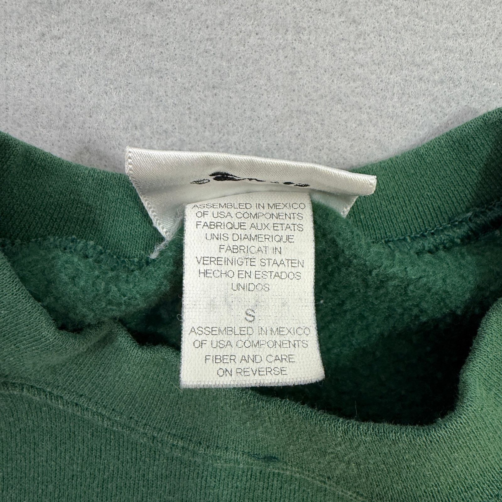 Vintage Vintage Winnie The Pooh Tigger Sweatshirt Size Small Green Size US S / EU 44-46 / 1 - 4 Thumbnail