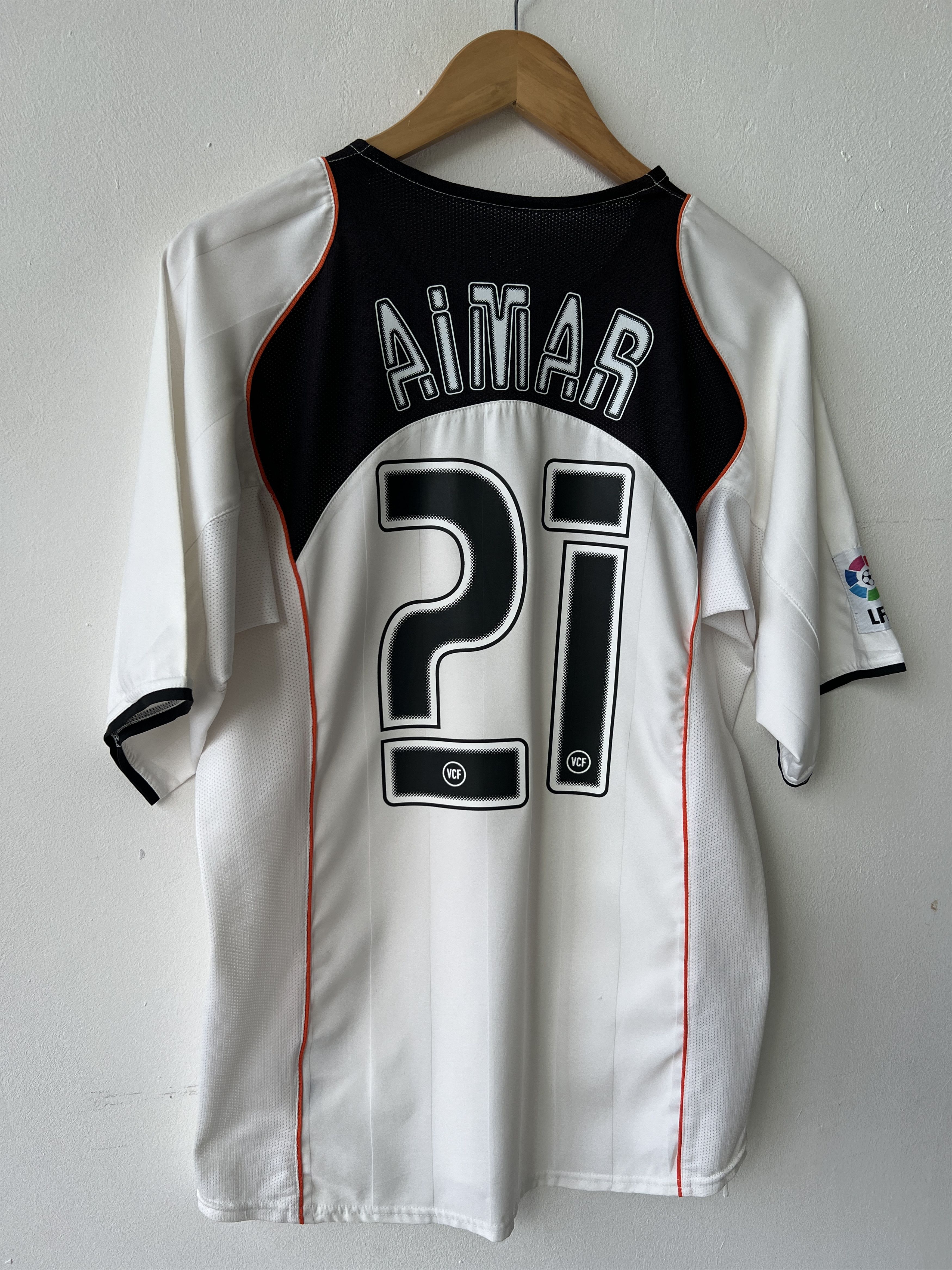 Nike (M) Valencia 2004-05 Home Kit Aimar #21 Size US M / EU 48-50 / 2 - 12 Thumbnail