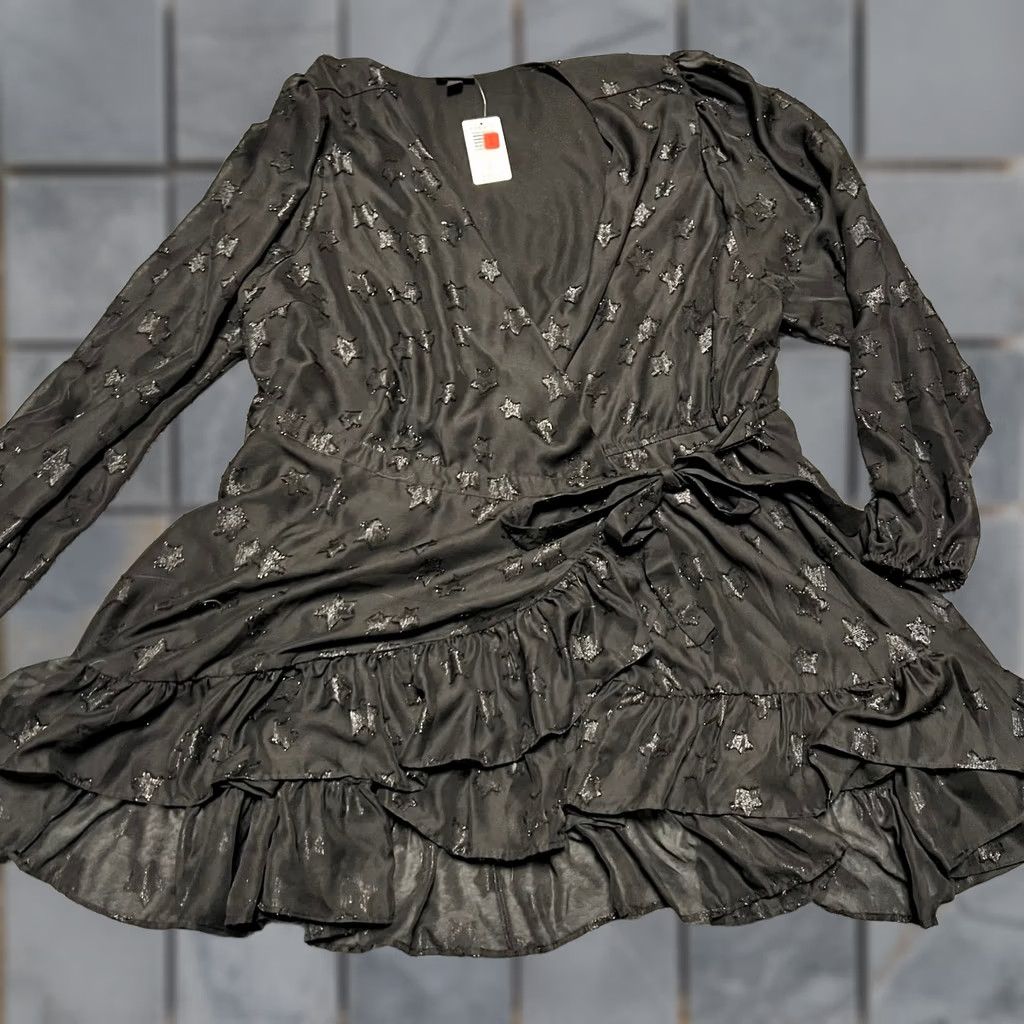 Torrid Torrid Blouse TOP 4XL Black Lurex Star Surplice Ruffle Hem Balloon Sleeve Layered Wrap Women Size XXL / US 16-18 / IT 52-54 - 1 Thumbnail