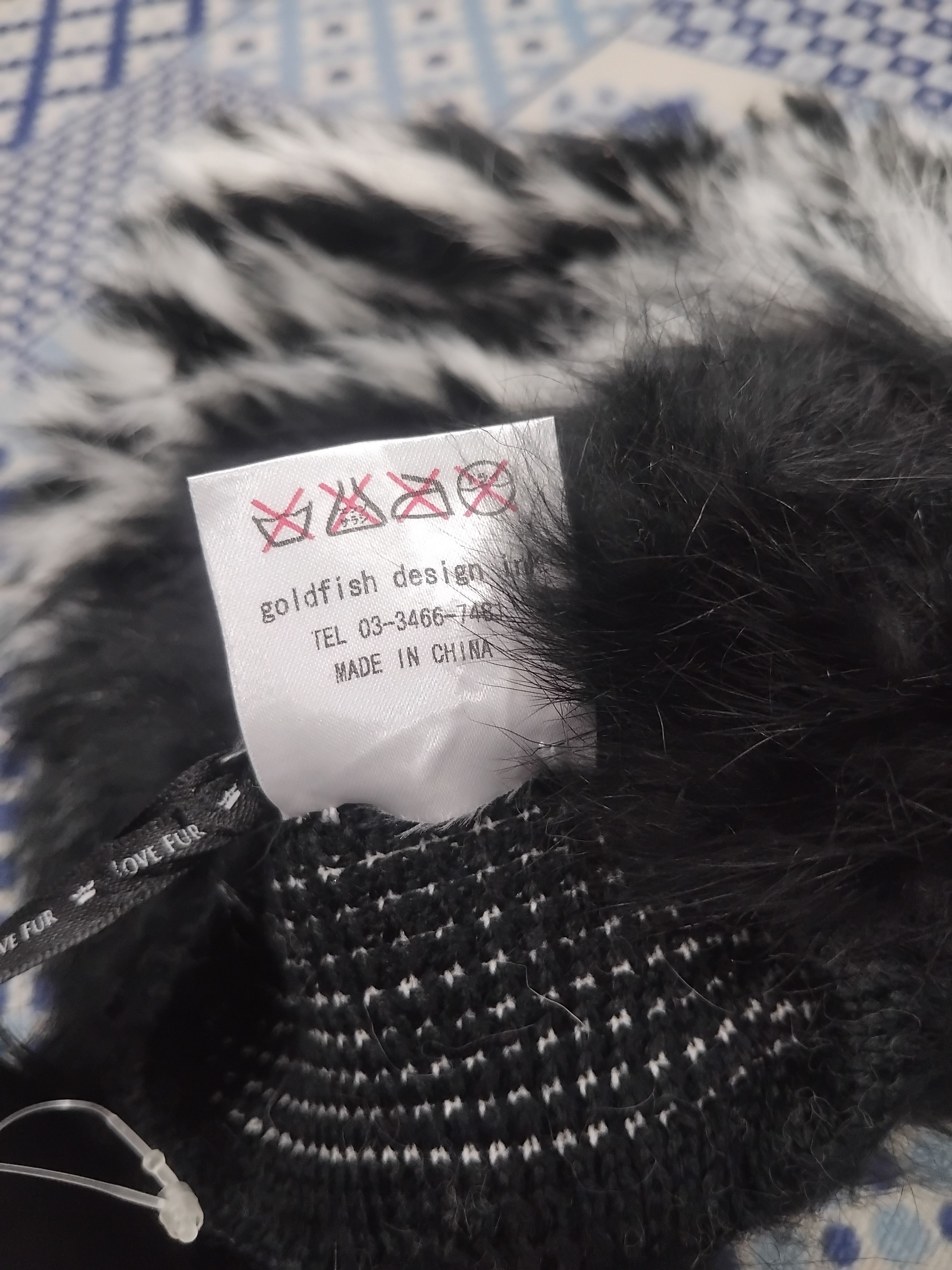 Japanese Brand 💥Love fur black white Barrett Size ONE SIZE - 3 Thumbnail