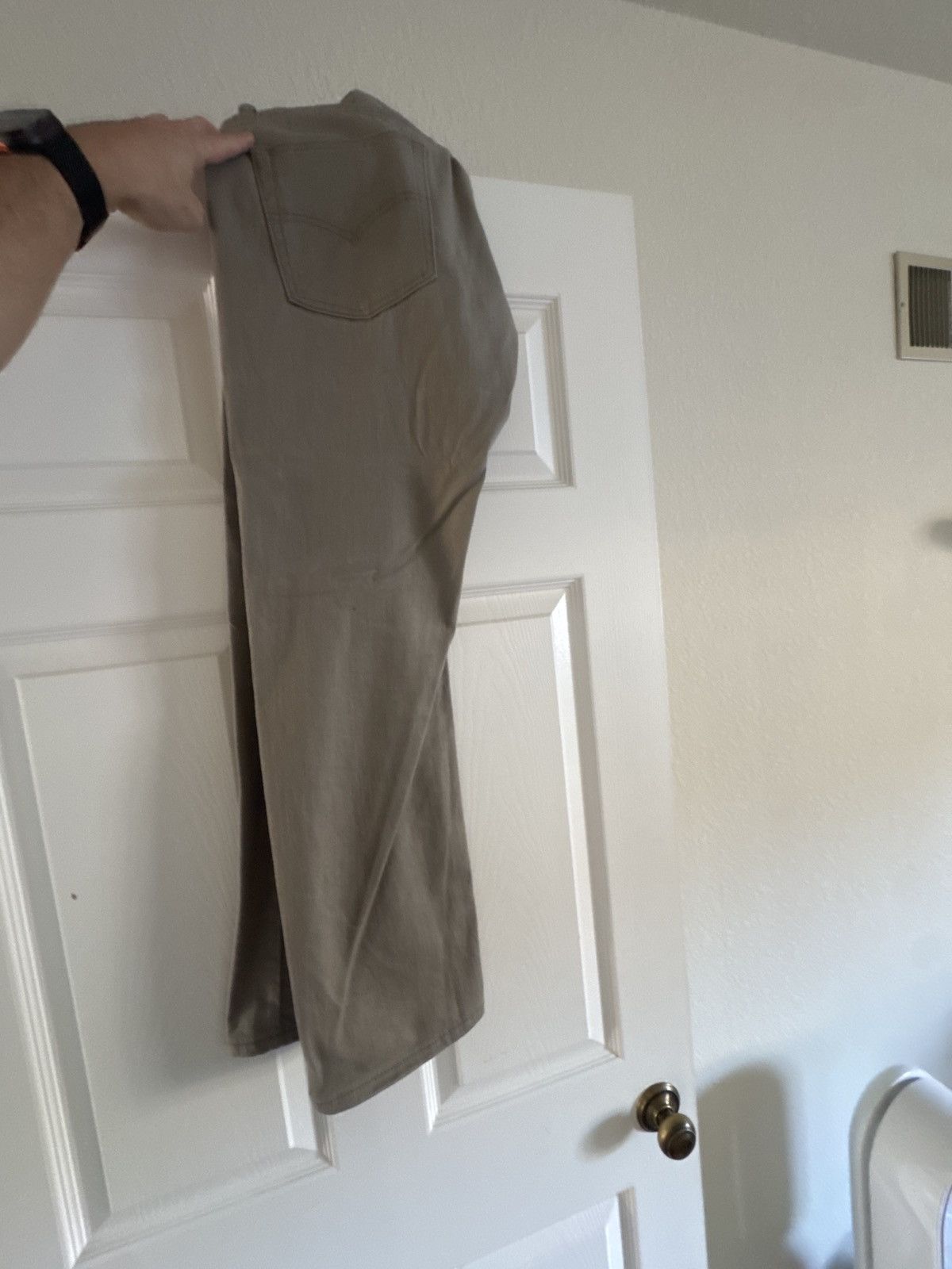 Levi's Levi’s beige pants 32x30 Size US 32 / EU 48 - 2 Thumbnail