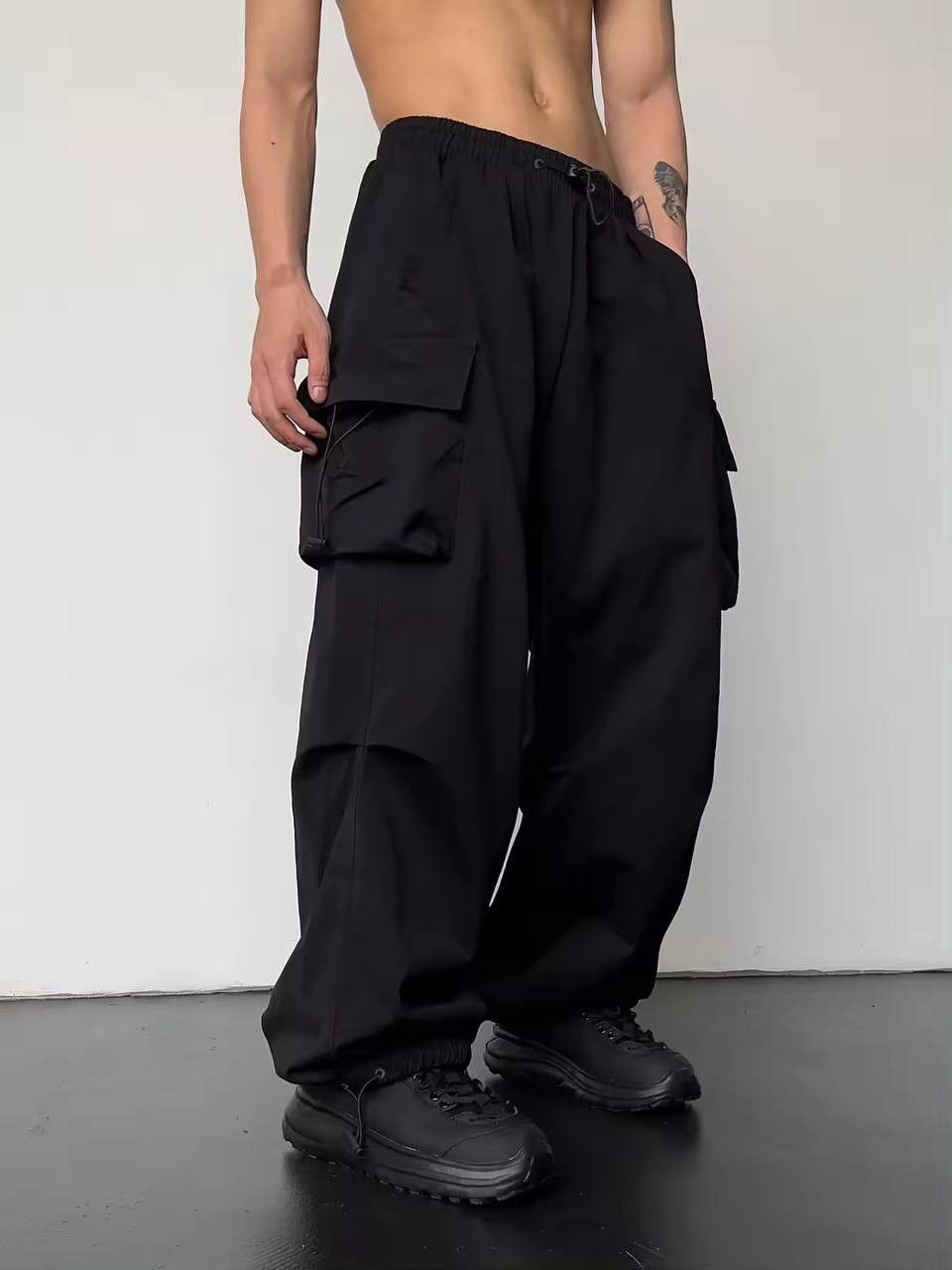 men's monochrome kargo pants y2k