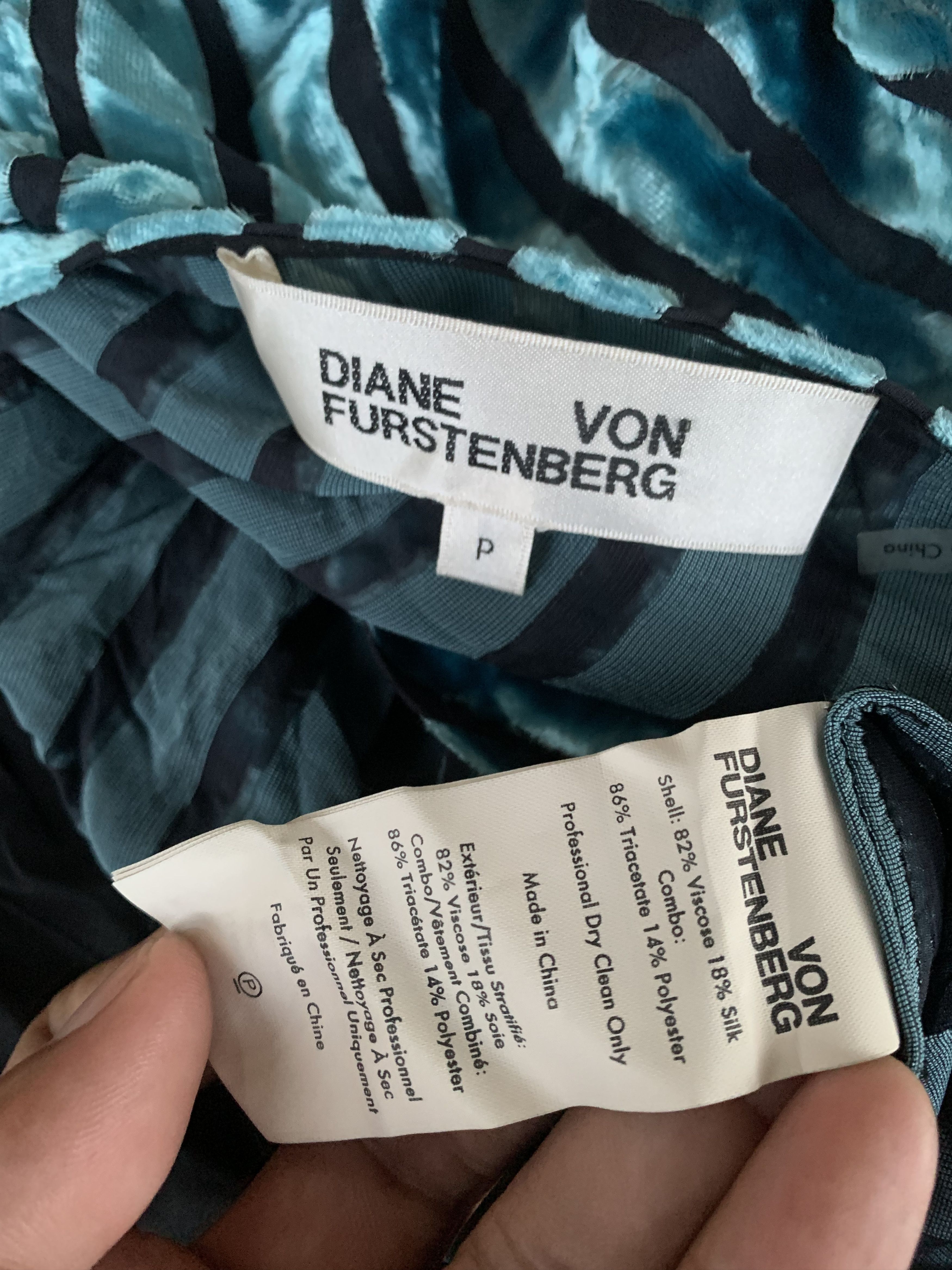 Diane von Furstenberg Diane Von Furstenberg Long Sleeve Crossover Velvet Blouse Size M / US 6-8 / IT 42-44 - 5 Thumbnail