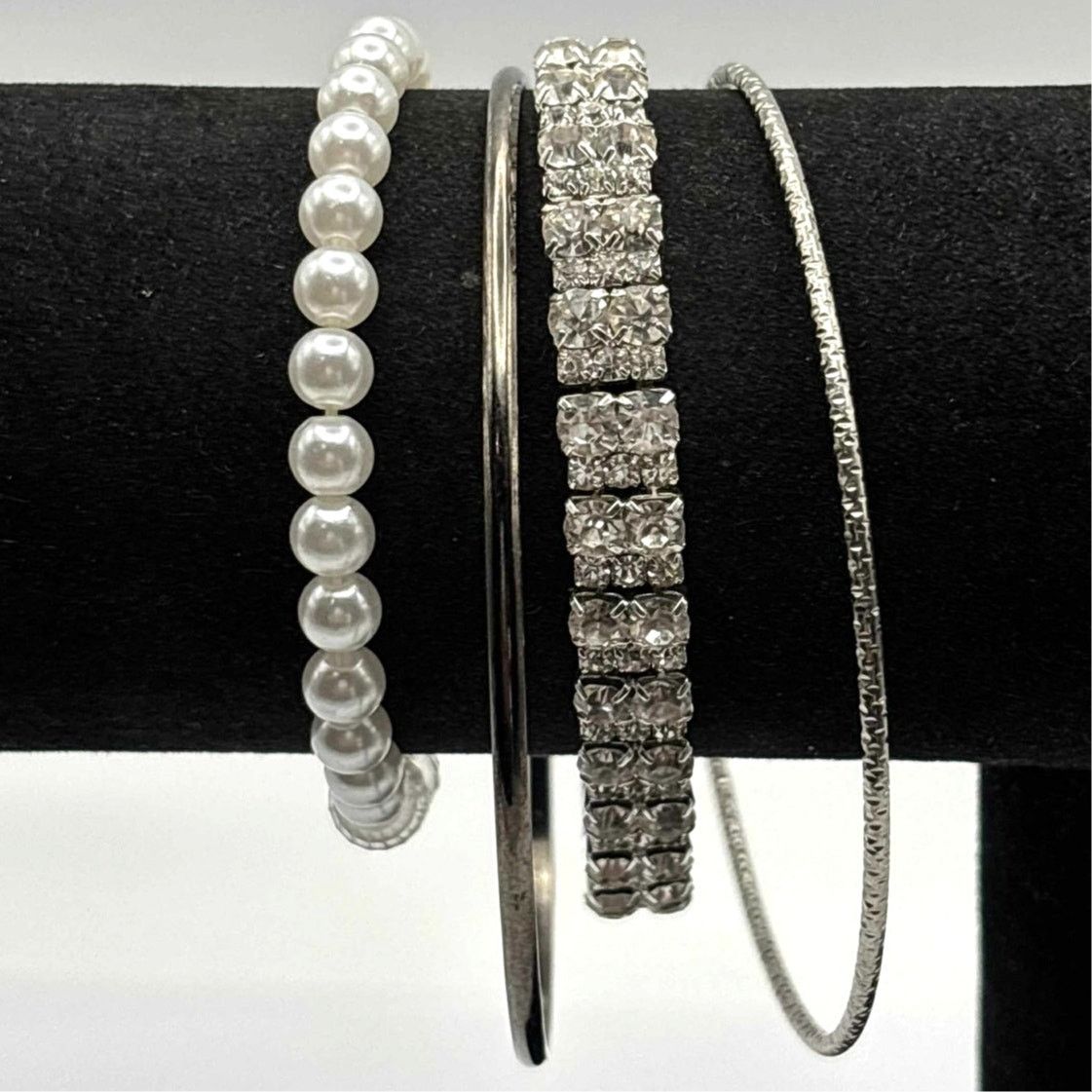 Other Silver Crystal/Pearl Bracelet Bundle Size ONE SIZE - 2 Thumbnail