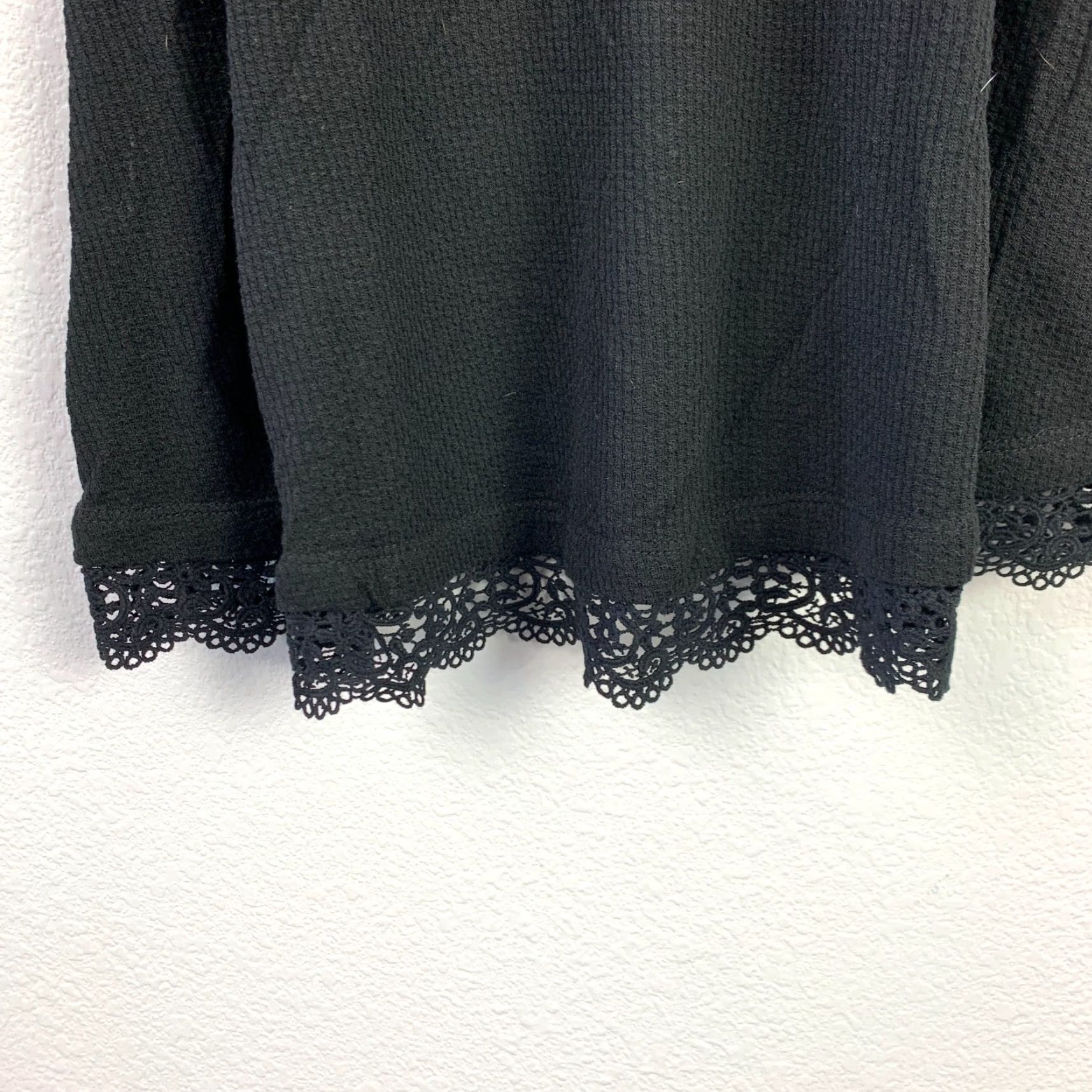 Vintage VINTAGE LOGO by Lori Goldstein Black Thermal Crochet Trim Spaghetti Strap Nightgown XS Size ONE SIZE - 2 Thumbnail