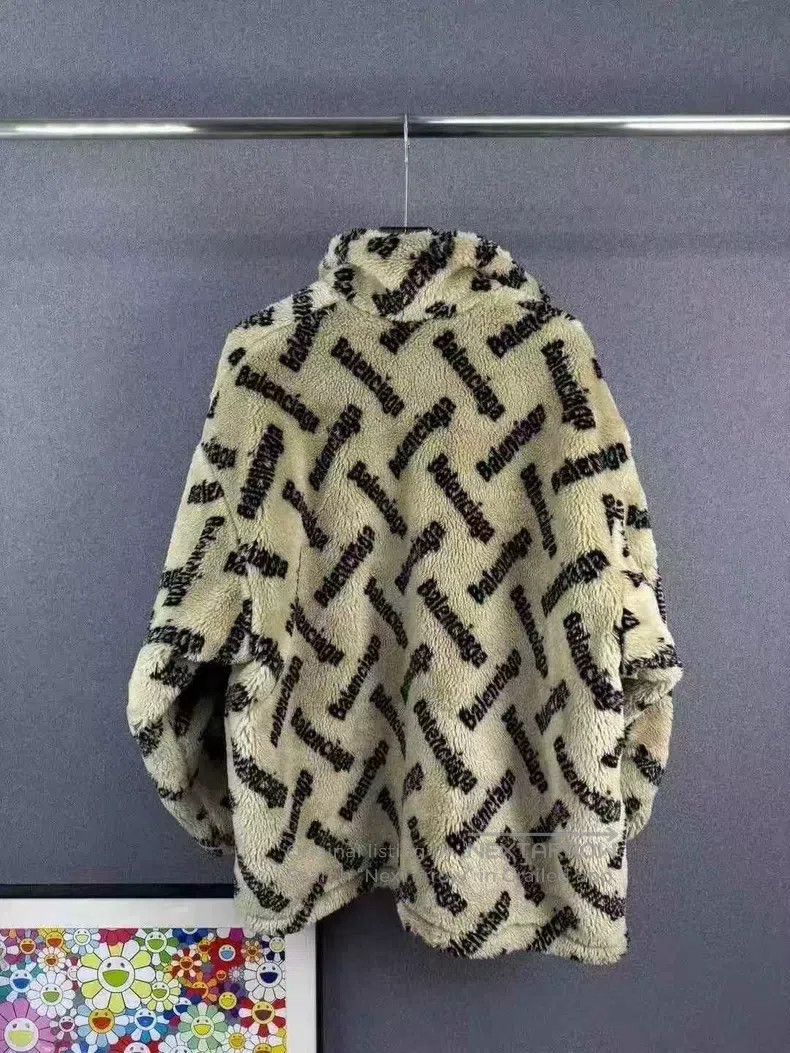 Balenciaga Balenciaga Barrage Full Logo Zipper Teddy Jacket Size XXS / US 00 / IT 34 - 2 Thumbnail