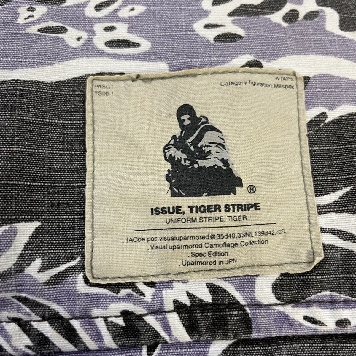 Wtaps Vintage Wtaps Camorflage Collection Button Ups T-shirt Size US L / EU 52-54 / 3 - 8 Thumbnail