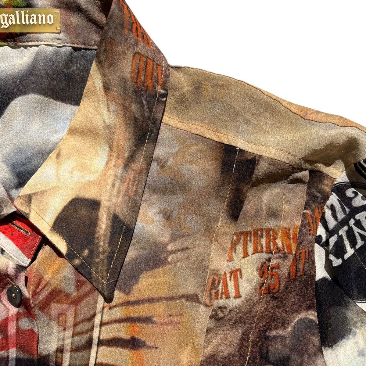 John Galliano Graphic silk runway button down Size L / US 10 / IT 46 - 2 Thumbnail
