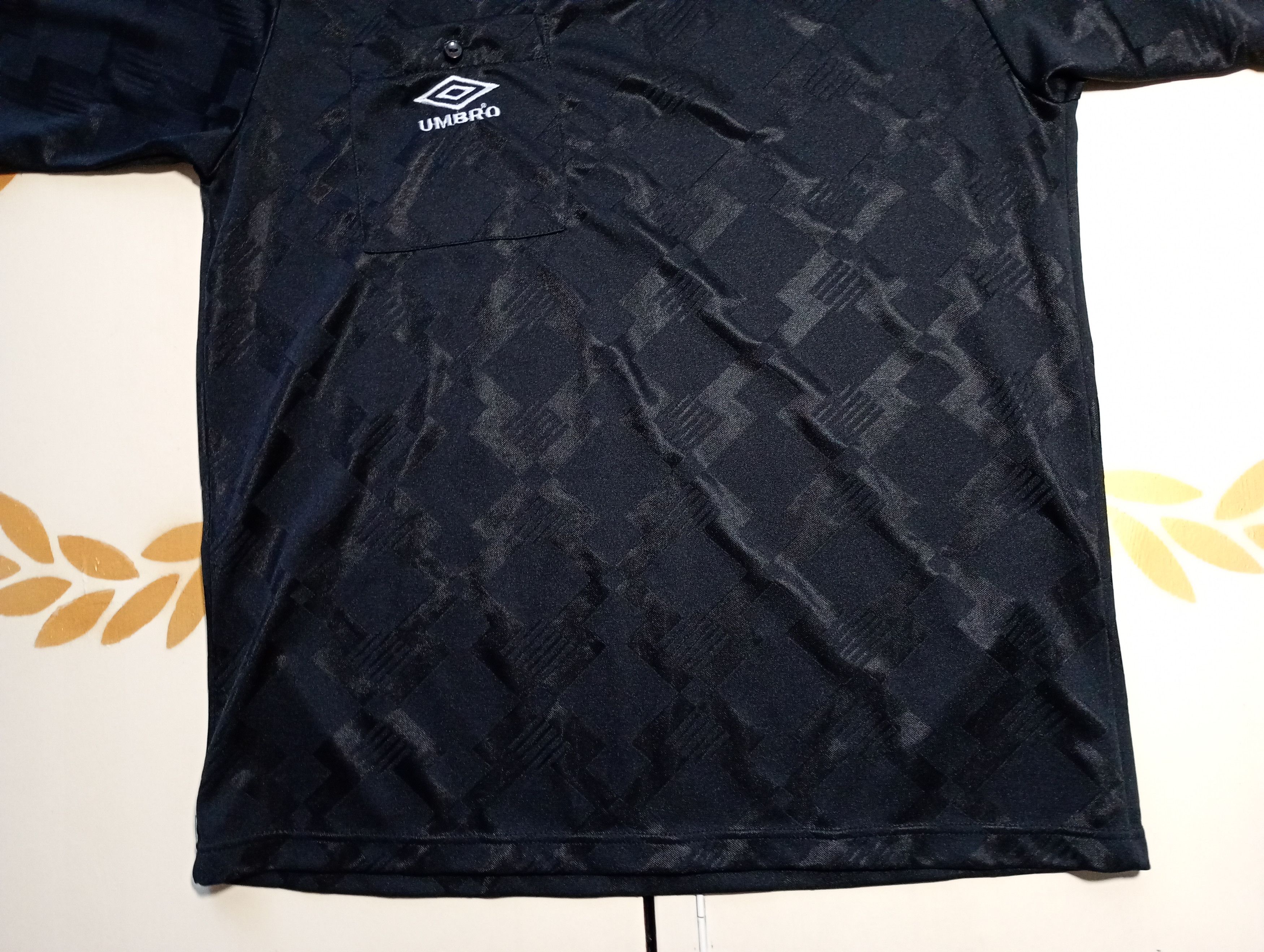 Umbro Umbro Referee Jersey 1990-1992 Size US XL / EU 56 / 4 - 4 Thumbnail