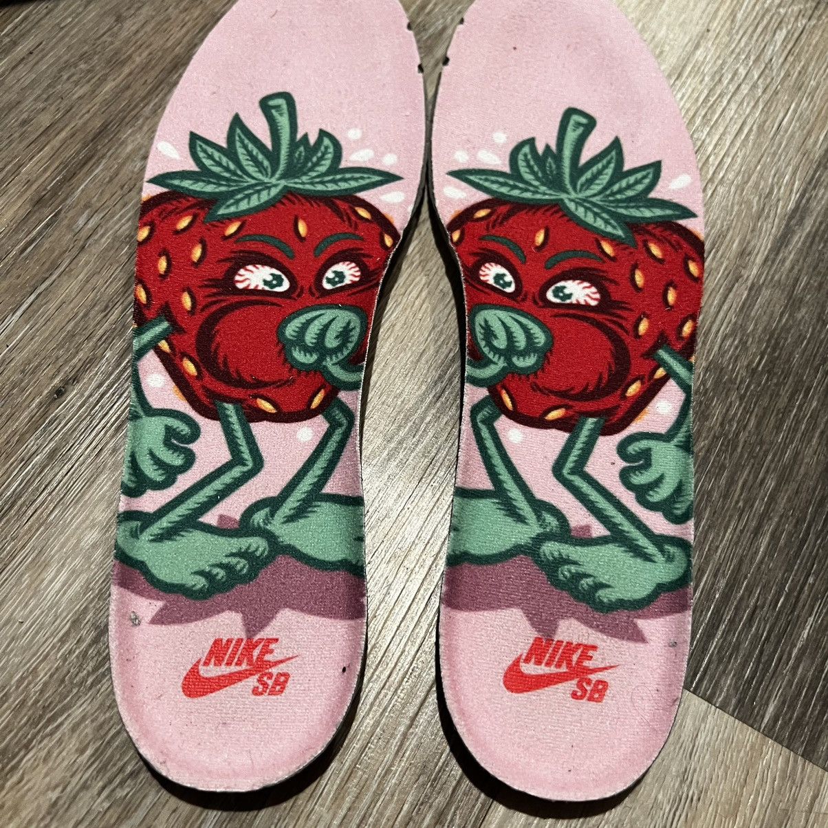 Nike Nike Sb Dunk High Strawberry Cough Size US 10.5 / EU 43-44 - 5 Thumbnail