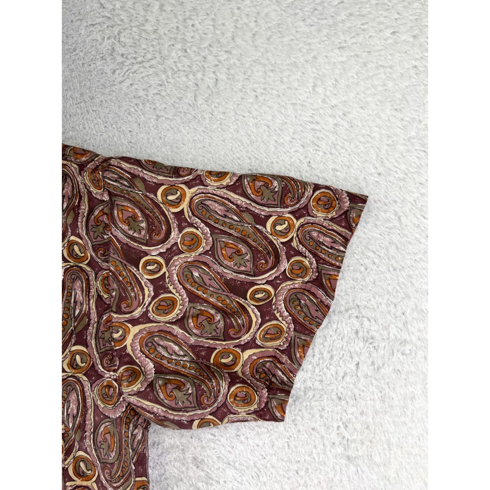 Vintage VINTAGE Cambridge Classics Shirt Men L Red Silk Paisley Button-Up All Seasons Short Sleeve Beach Hawaiian Vacation 40 in Chest Mens Size US L / EU 52-54 / 3 - 2 Thumbnail