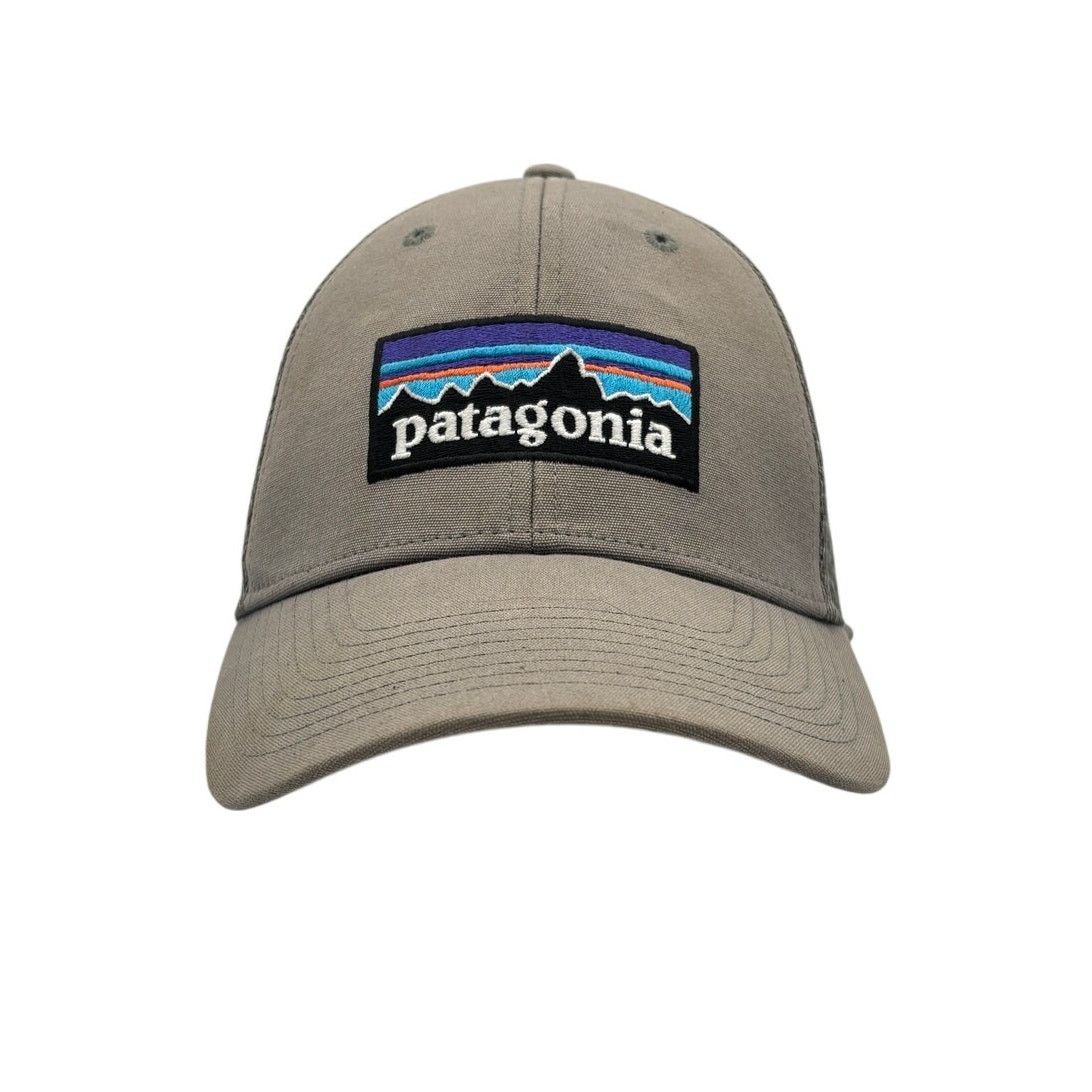 Patagonia Patagonia P-6 Logo Mesh Trucker Hat Snapback Gorpcore Size ONE SIZE - 1 Thumbnail