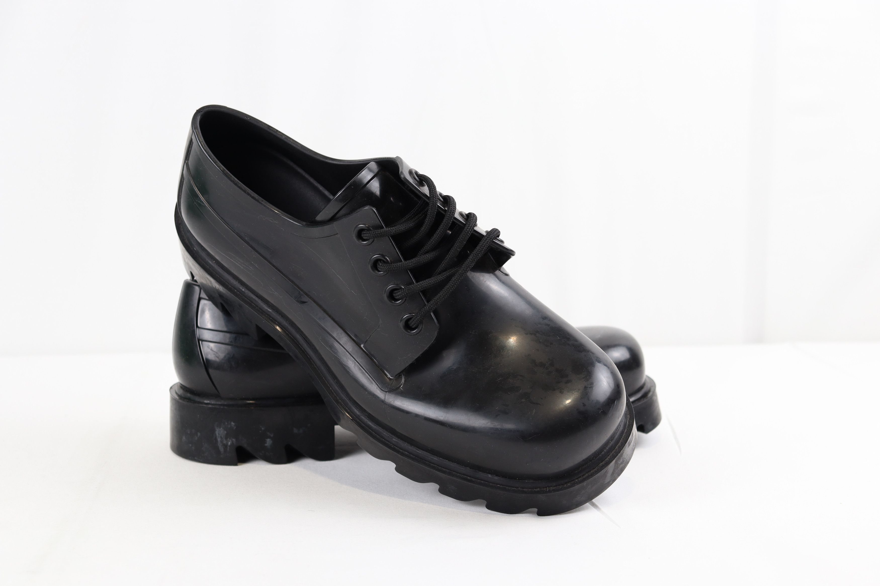 Bottega Veneta o1rshd10124 Stride Lace up Shiny Rubber Boot in Black Size US 8 / EU 41 - 9 Thumbnail