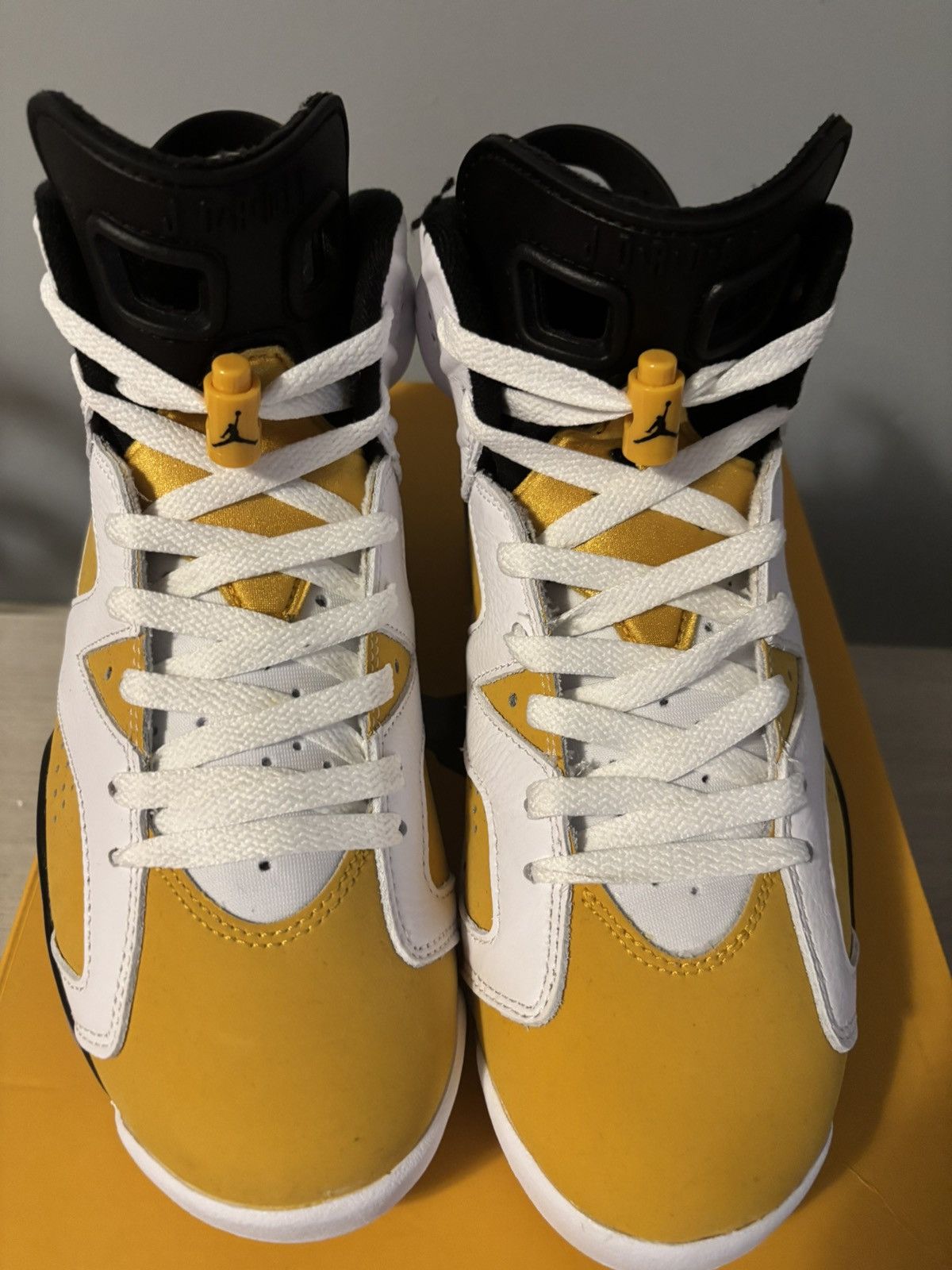 Jordan Brand Air Jordan Retro 6 ‘Ochre’ Size US 8 / EU 41 - 1 Thumbnail