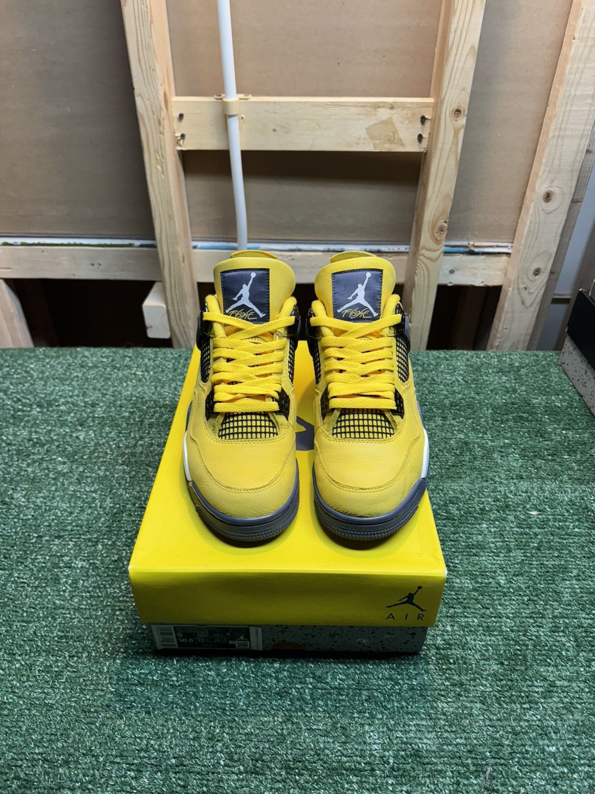 Jordan Brand Jordan Retro 4 Lightning Size 9 Size US 9 / EU 42 - 6 Thumbnail