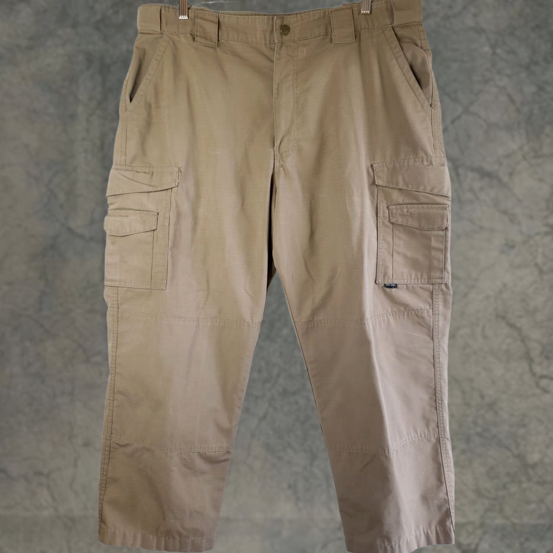 Vintage TRU-SPEC Men's Tactical Pants Beige 40 x 29 Flat Front Multiple Pockets Storage Size US 40 / EU 56 - 1 Thumbnail