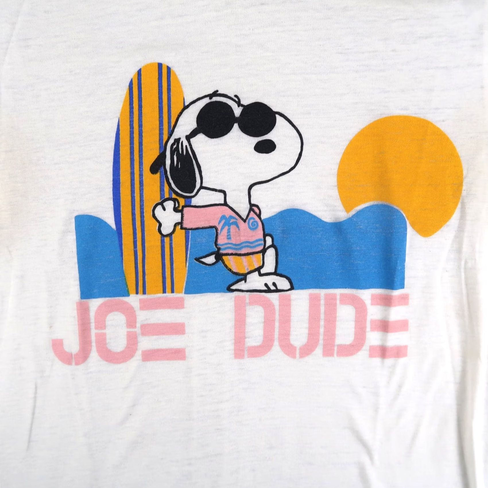 Peanuts Vintage Snoopy Joe Cool Surf L White T-Shirt Short Sleeve Mens L White Graphic Tee 1980s PEANUTS Size US L / EU 52-54 / 3 - 3 Thumbnail