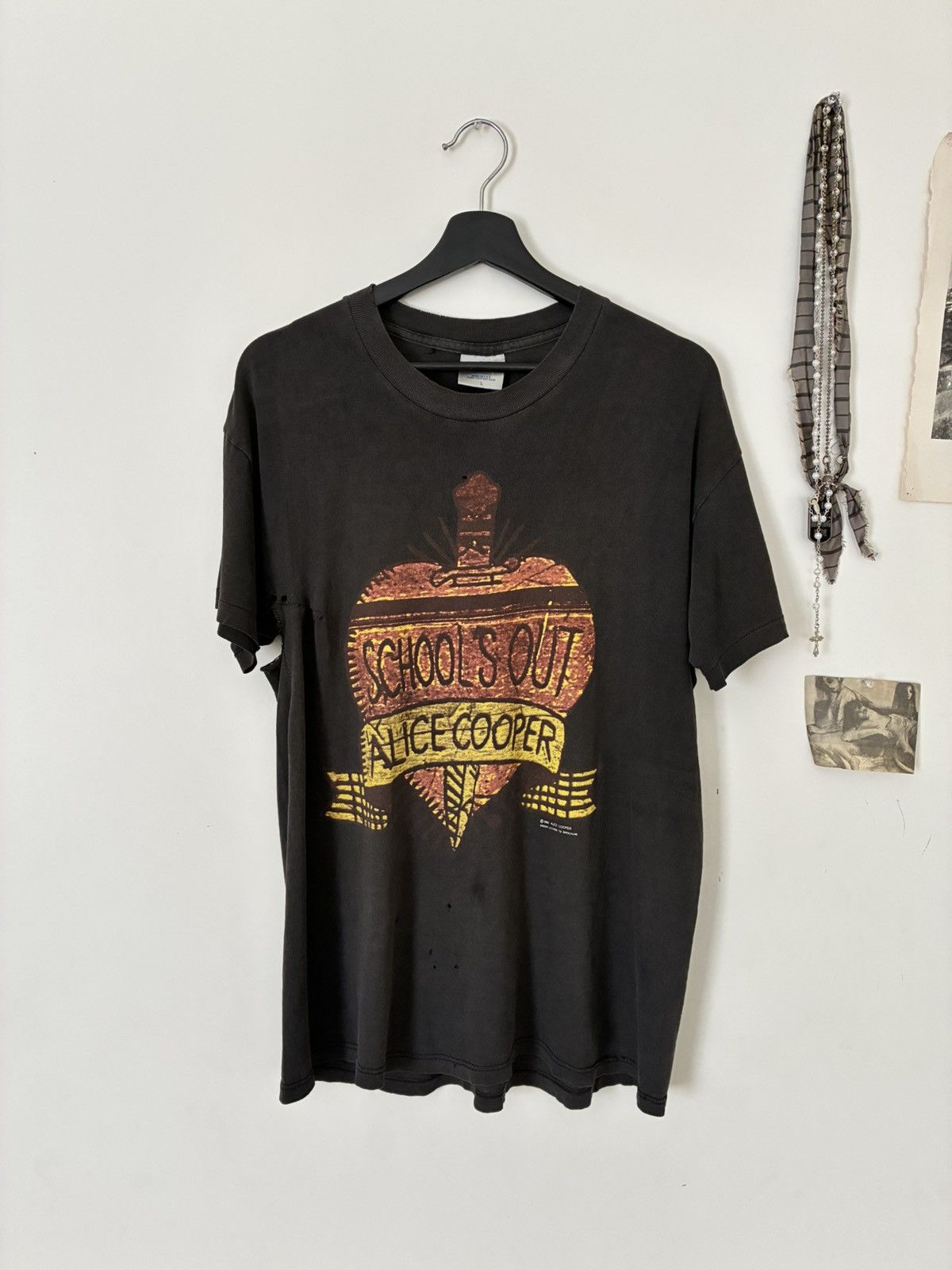 Brockum 1991 Alice Cooper “Schools Out” Faded & Repaired Tee Size US L / EU 52-54 / 3 - 1 Thumbnail