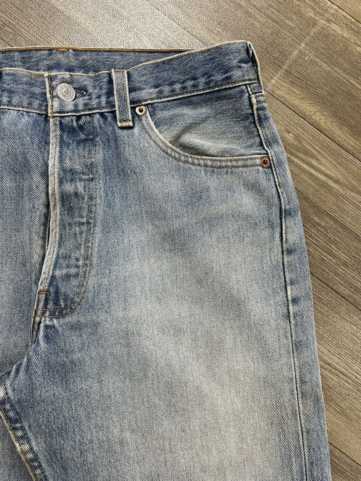 Levi's Vintage Clothing 🇺🇸1990s Vintage Levis 501 LVC 30x34 Light Blue Straight Jeans Size US 30 / EU 46 - 8 Thumbnail
