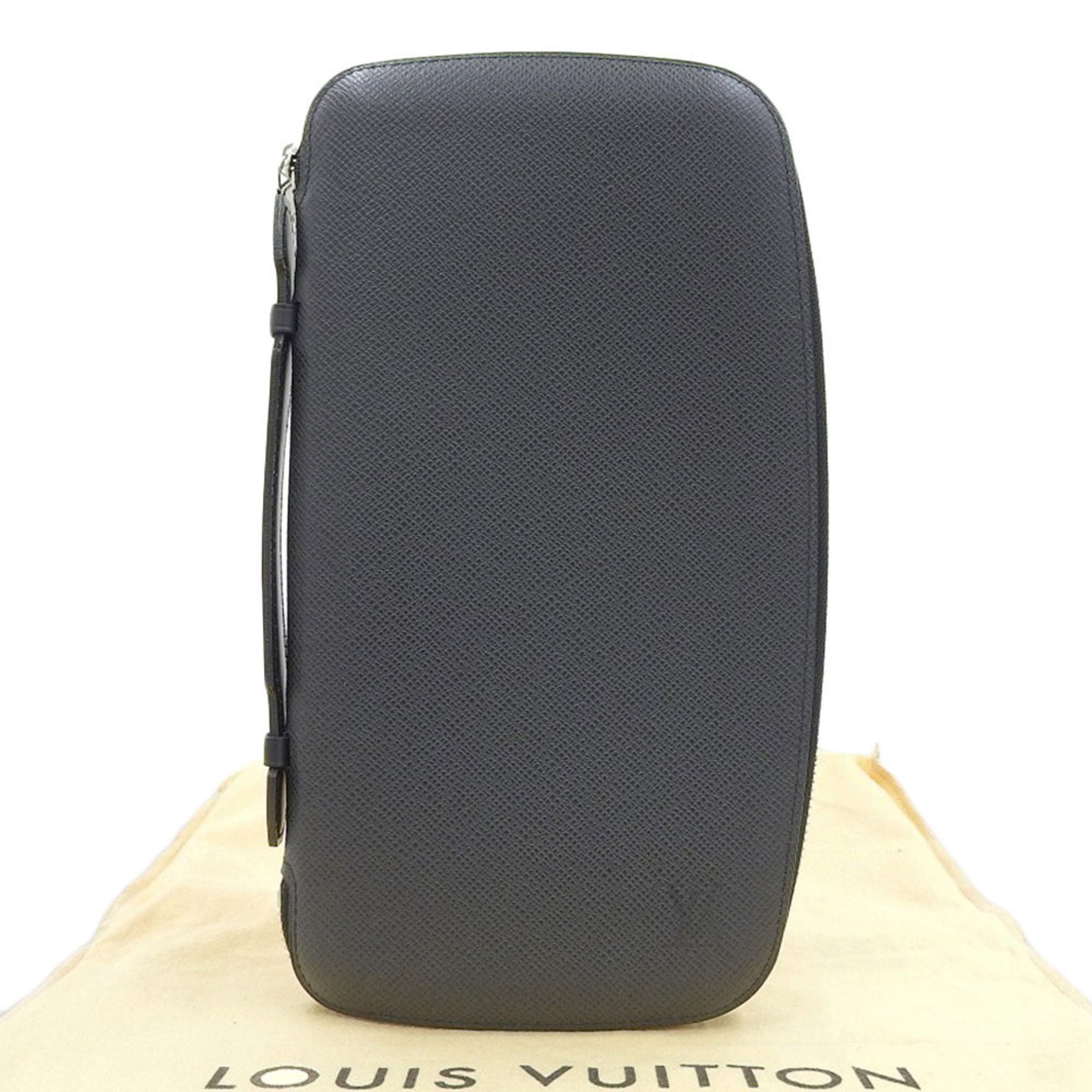Like new Louis Vuitton Taiga Organizer Atoll M30652 Travel Bag in Black