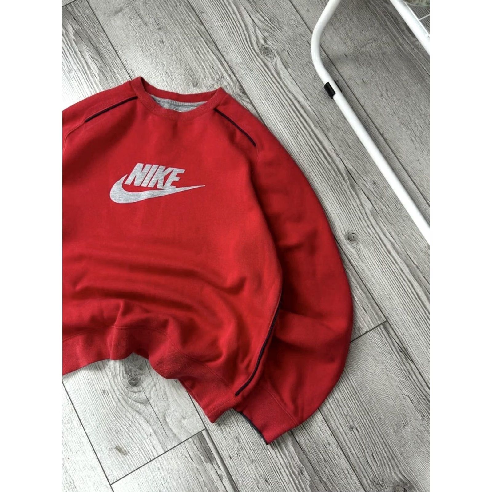 Nike VINTAGE Nike Big Logo Red Sweatshirt Mens M Sweatshirt Logo 90s Retro Sports Pullover Red Nike Shirt Size US M / EU 48-50 / 2 - 3 Thumbnail