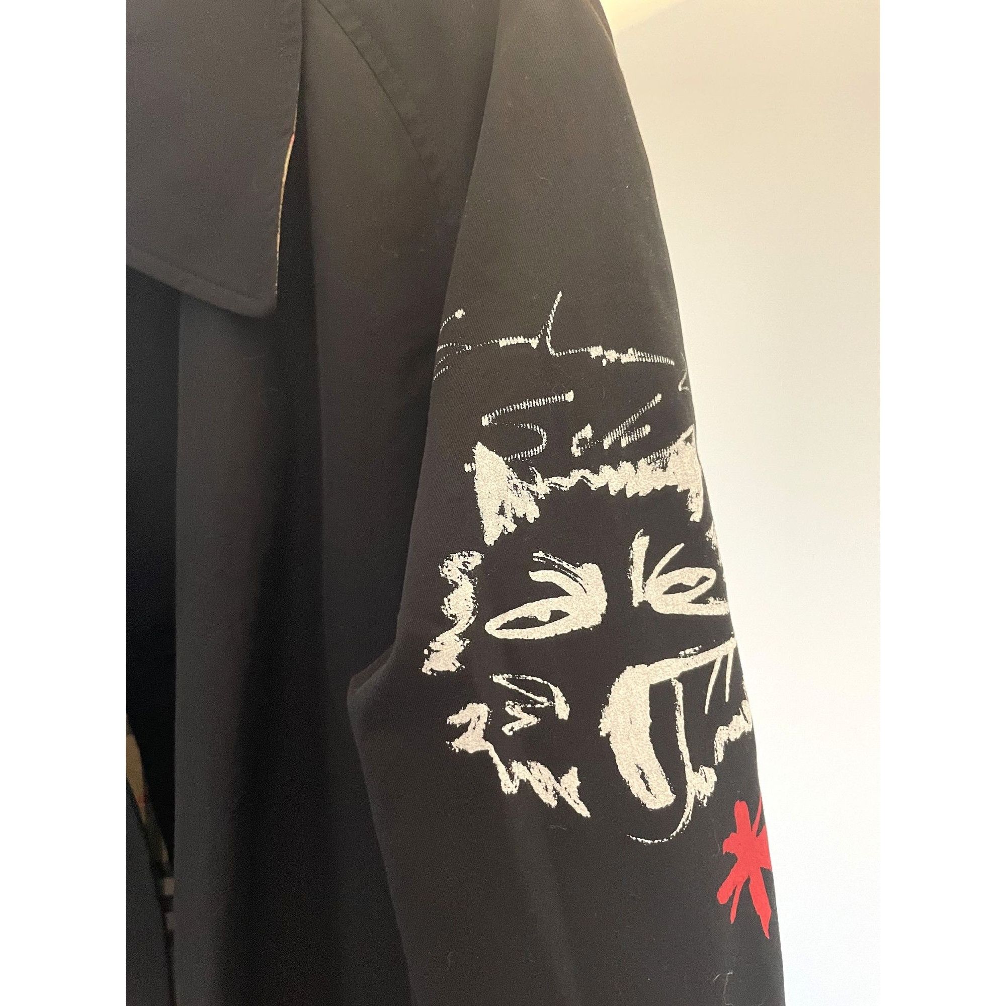 Burberry Burberry Black Trench Coat With Graphic Embroidery & Signatu Size US L / EU 52-54 / 3 - 7 Thumbnail