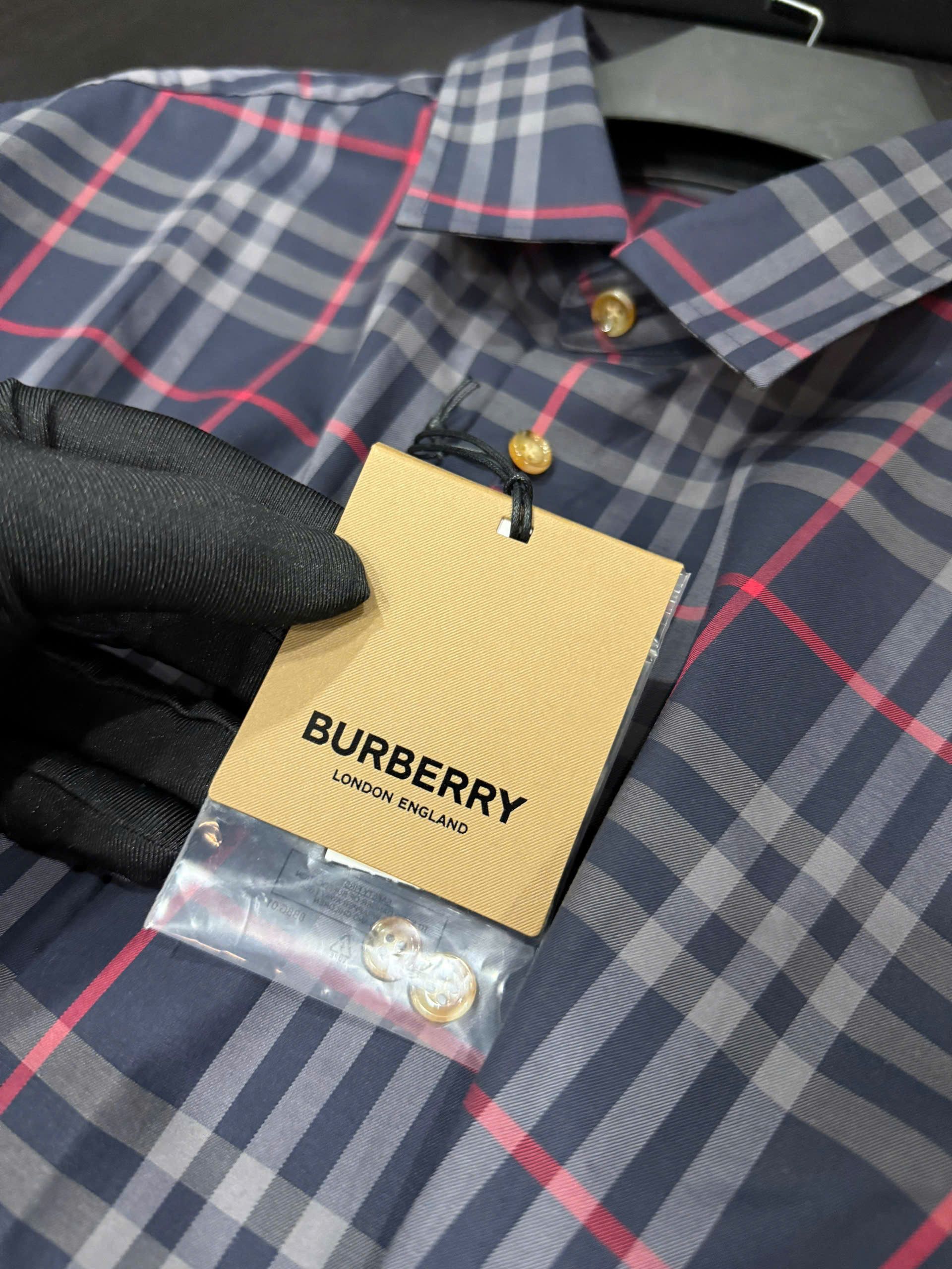 Burberry BURBERRY SHIRT Size US M / EU 48-50 / 2 - 5 Thumbnail
