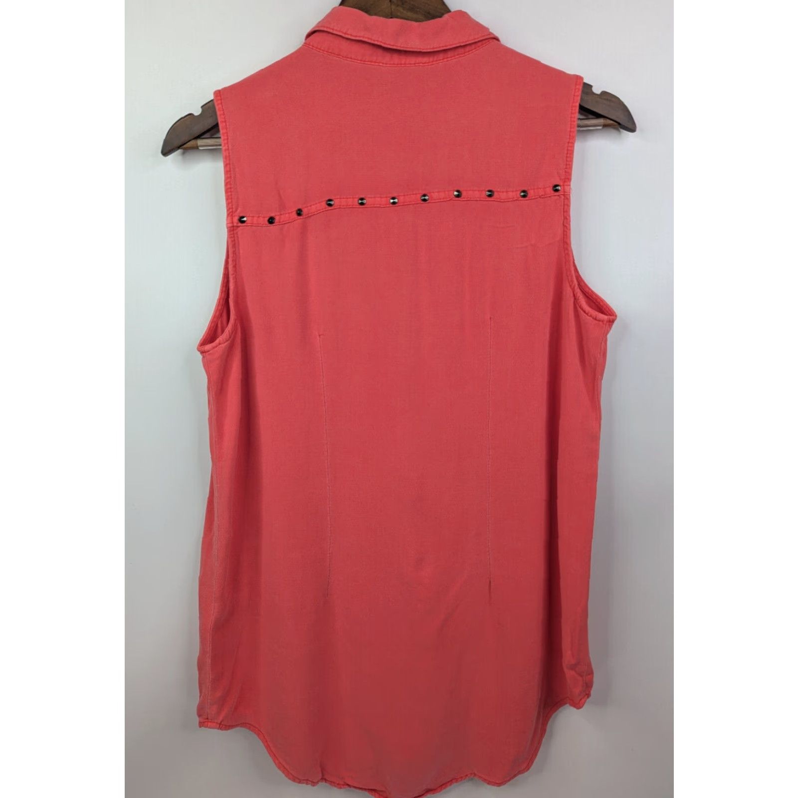 Vintage Rock & Republic Women Tank Top Shirt Sleeveless Studded Button V-Neck Casual Size Small Rayon Size L / US 10 / IT 46 - 2 Thumbnail