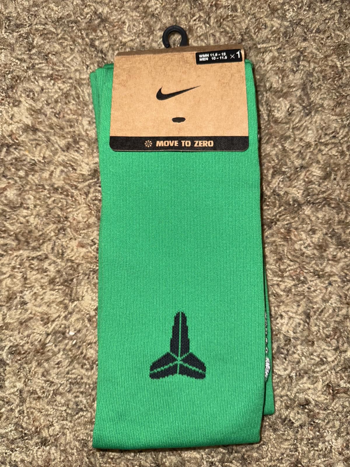 Nike UNRELEASED Nike Men’s FC Barcelona Kobe Bryant Away Socks 25/26 Sample Size ONE SIZE - 1 Thumbnail