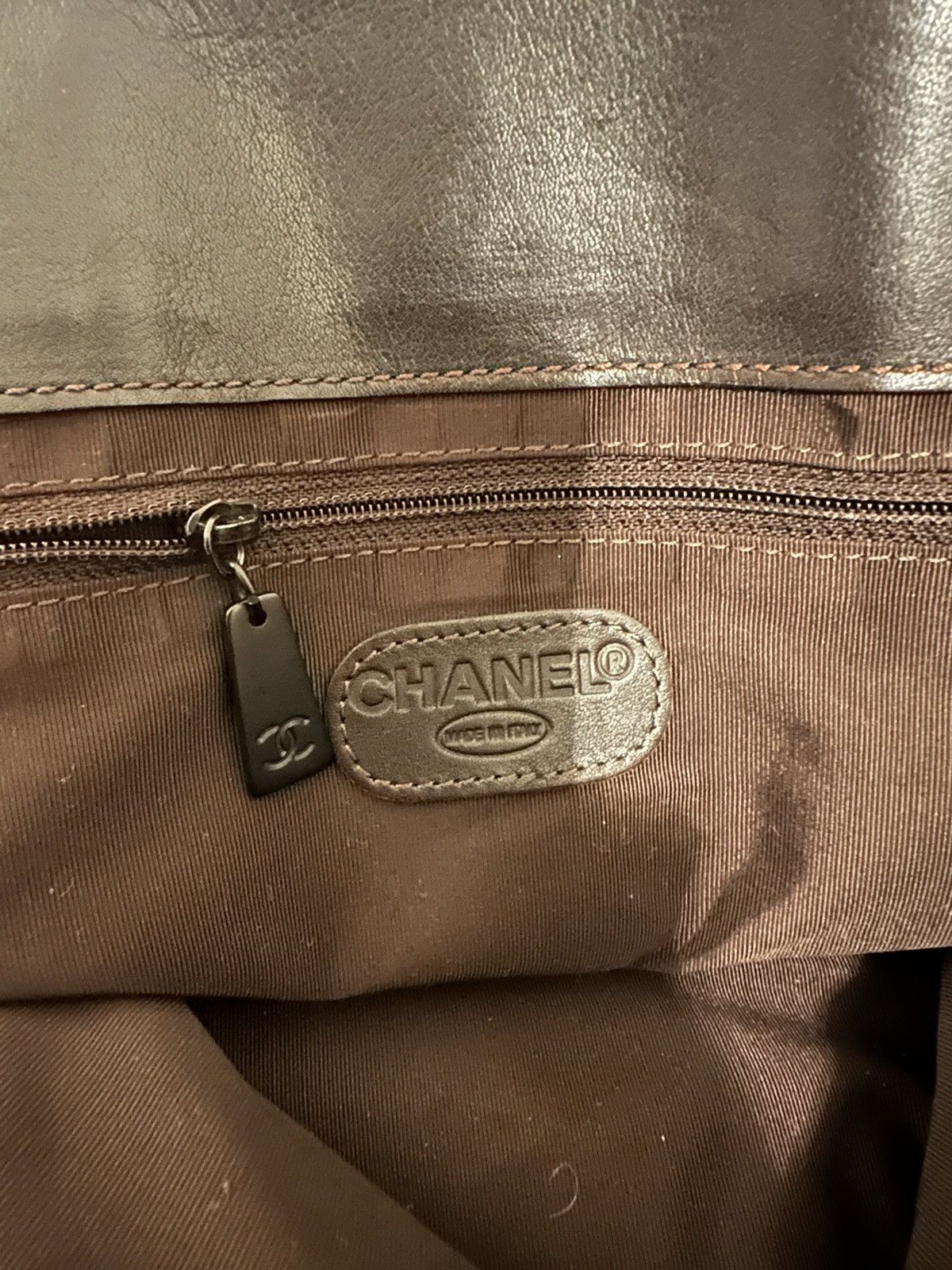 Chanel × Vintage Vintage Chanel Travel Bag in Dark Bordeaux Leather 1999 RARE Size ONE SIZE - 10 Thumbnail