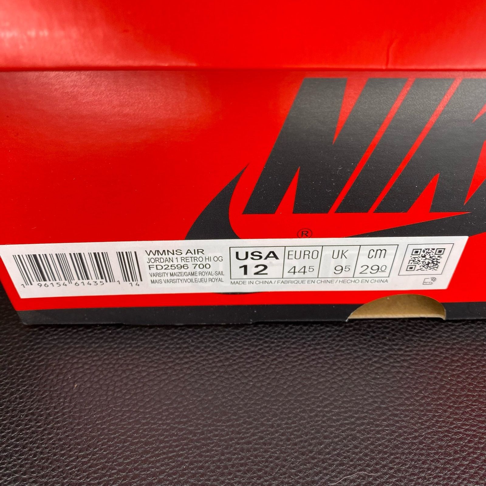 Jordan Brand Air Jordan 1 Retro High OG Reverse Laney Women's Size 12 Size US 12 / IT 42 - 5 Thumbnail