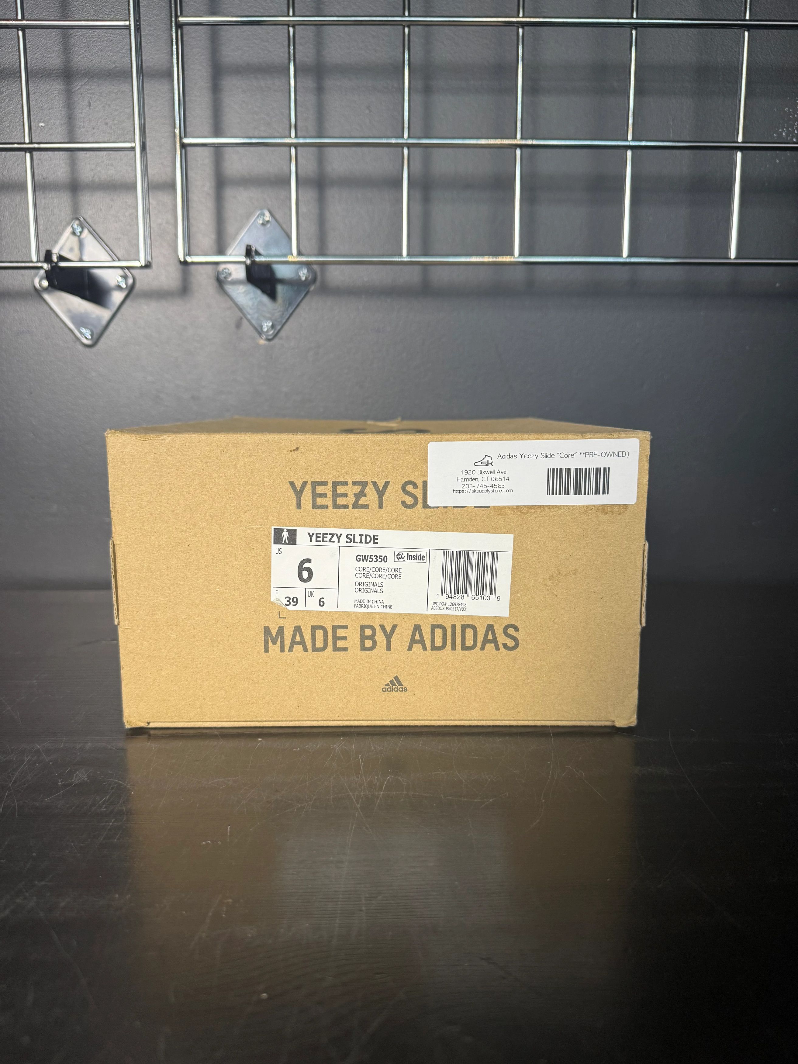 Yeezy Adidas Yeezy Slide "Core" **PRE-OWNED** - Size 6 Size US 6 / EU 39 - 7 Thumbnail