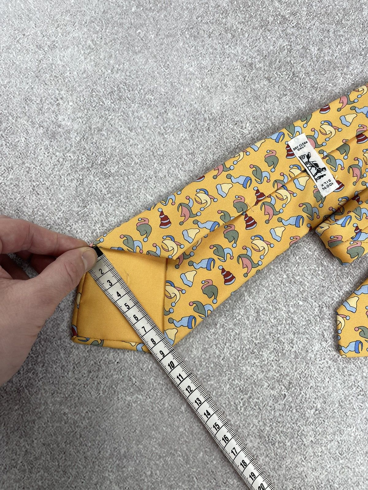 Hermes × Vintage Vintage Hermes Printed Silk Tie Yellow Size ONE SIZE - 11 Thumbnail